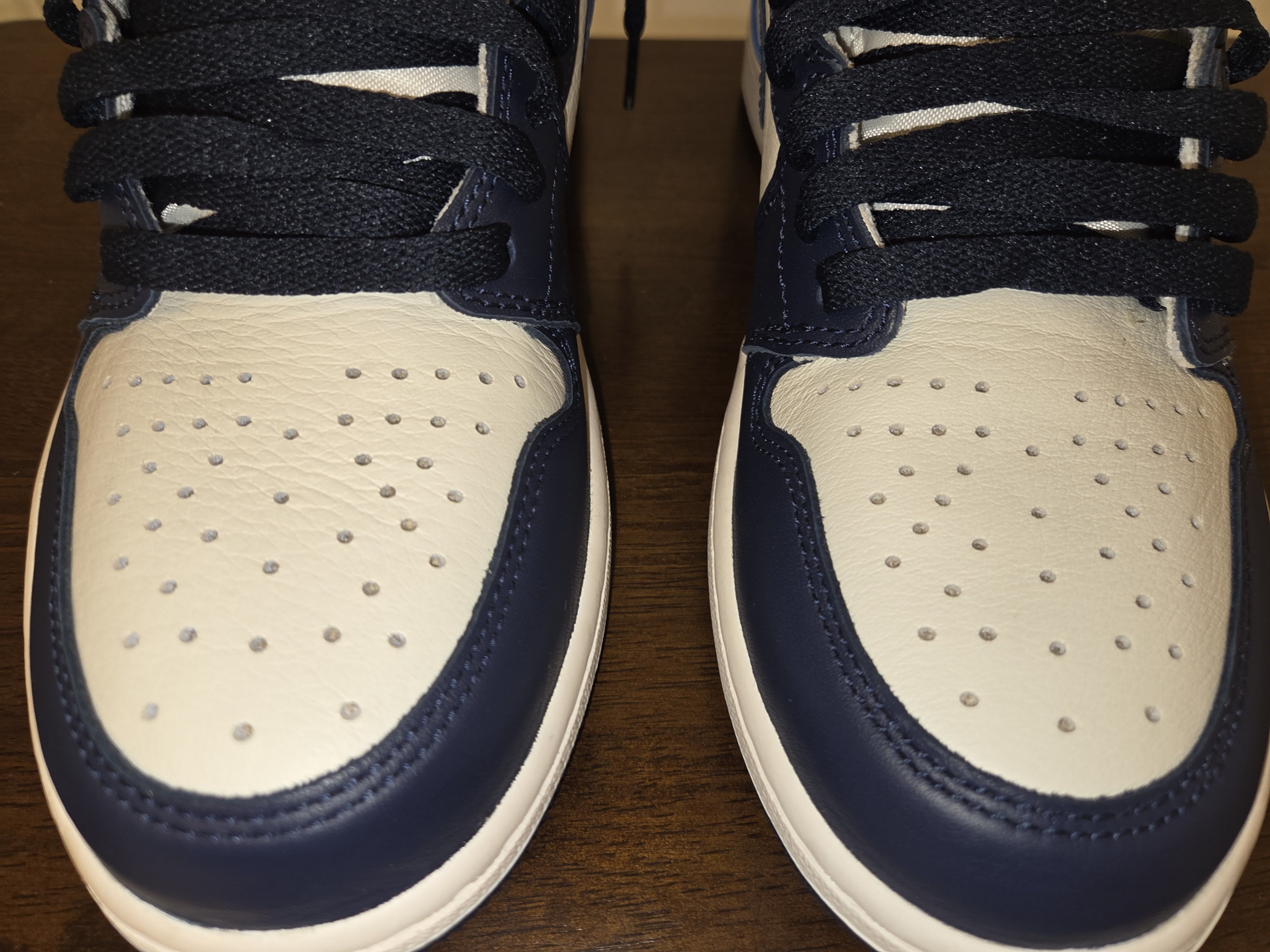Jordan Brand Retro Air Jordan 1 obsidian, size 9.5 Size US 9.5 / EU 42-43 - 2 Thumbnail