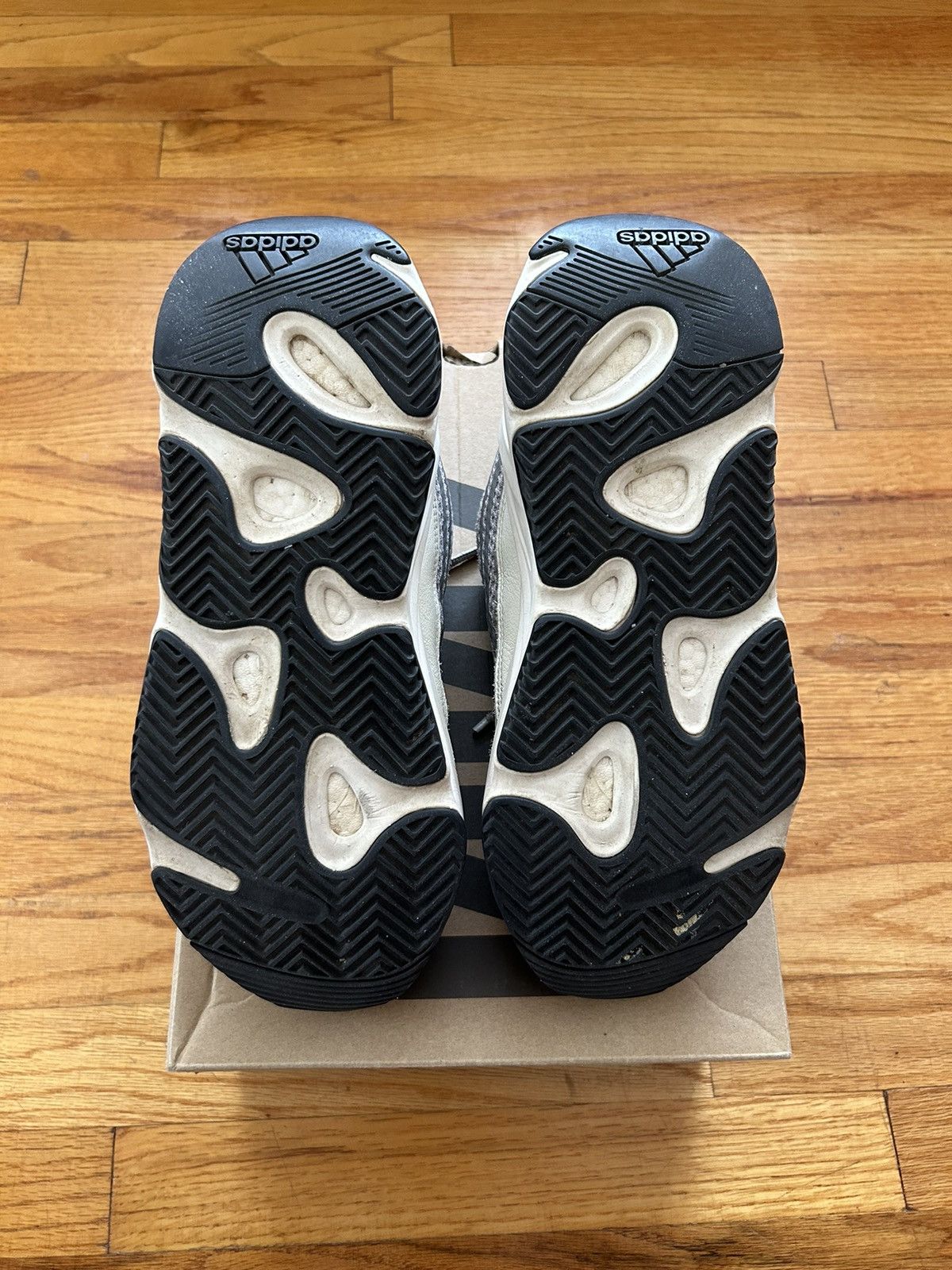 Adidas adidas yeezy boost 700 V2 static Size US 9 / EU 42 - 5 Thumbnail