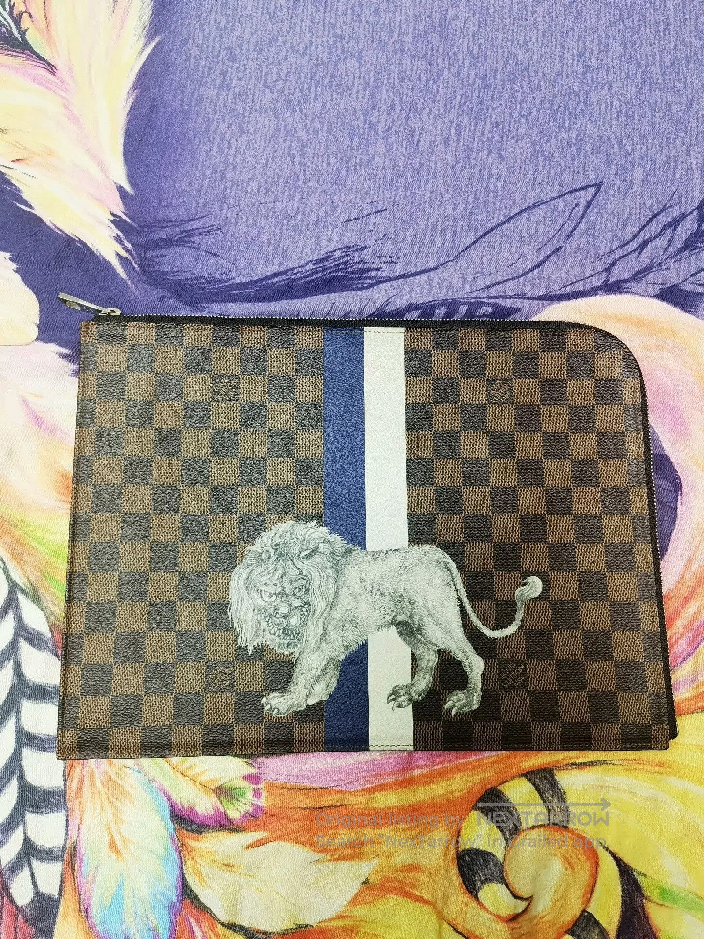 Louis Vuitton Louis Vuitton Zoo Lion Envelope Clutch. Size ONE SIZE - 1 Thumbnail