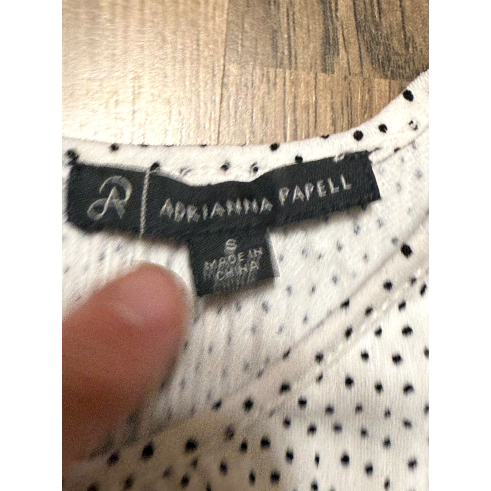 Vintage Adrianna Papell Blouse Shirt Women’s Small White Black Polka Dots Short Sleeve Flutter Sleeve Casual Modern Lightweight Size S / US 4 / IT 40 - 5 Thumbnail