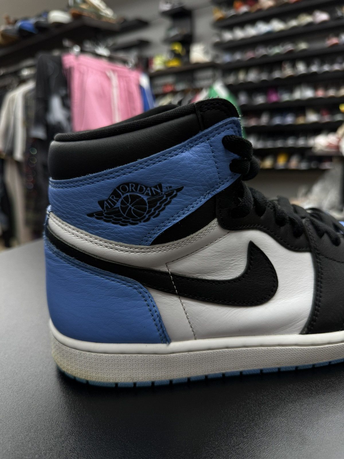 Jordan Brand × Nike Jordan 1 High UNC Toe Size 10 Pre Owned Size US 10 / EU 43 - 9 Thumbnail