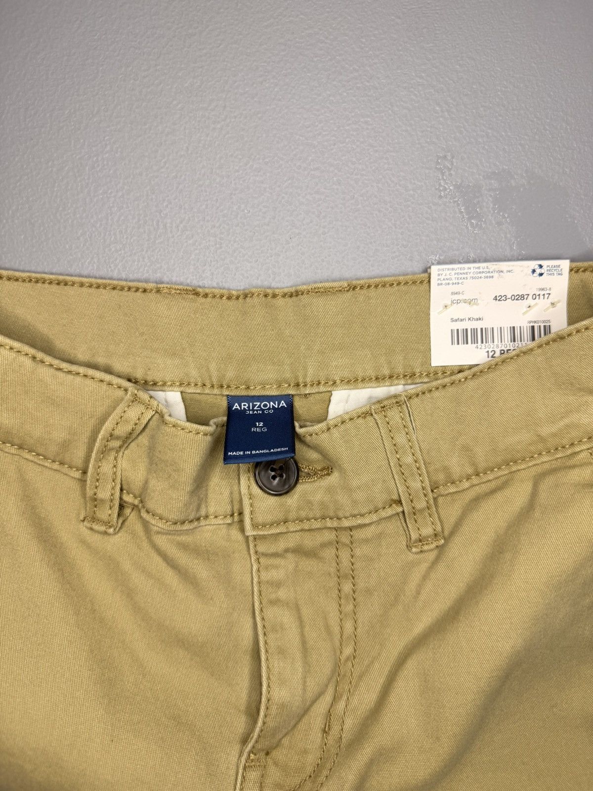 Arizona Jean Co. Arizona Jean Co. Cargo Shorts Size 12 Regular Safari Khaki Size US 26 / EU 42 - 3 Thumbnail