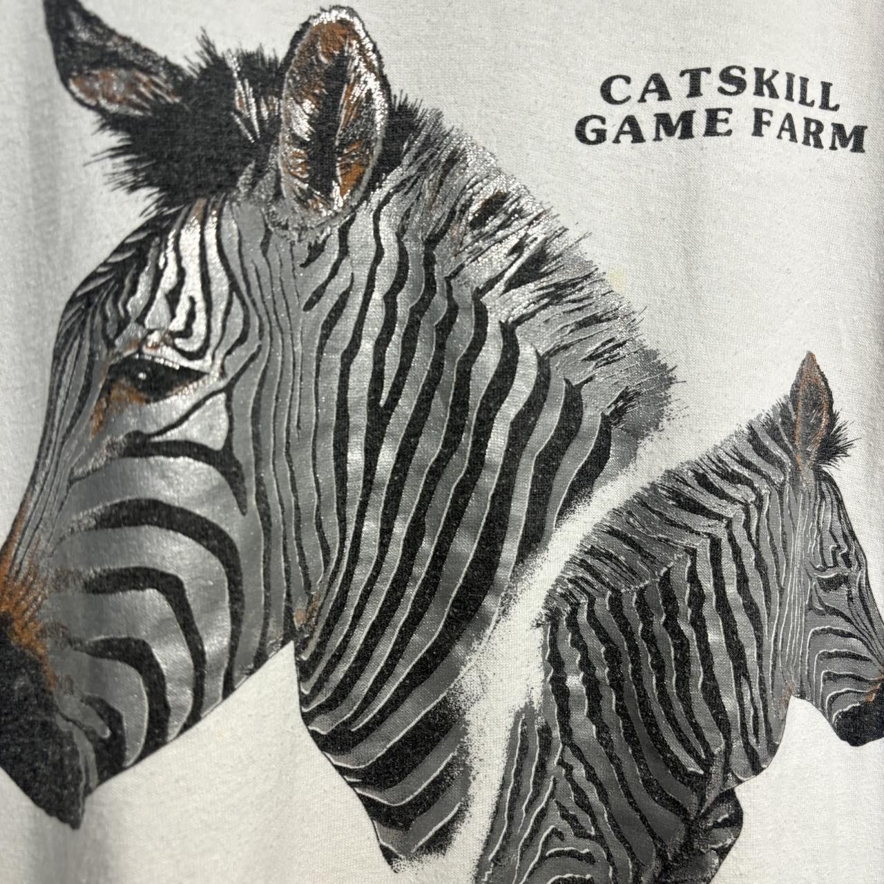 Vintage Vintage 90s Silver Zebra Single Stitch T-Shirt Size US L / EU 52-54 / 3 - 2 Thumbnail