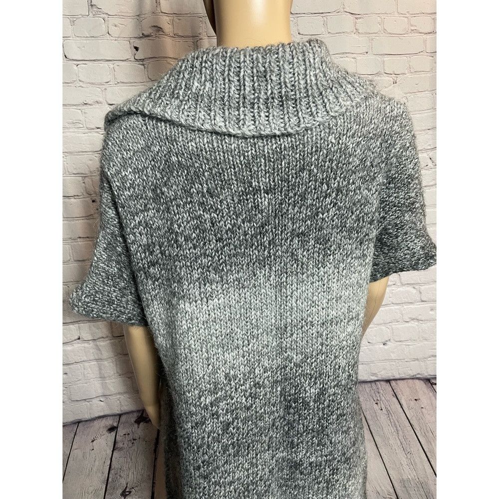 Other Hand Knit Wool Open Front Short Sleeve Grey Ombre Vest Card Size ONE SIZE - 9 Thumbnail