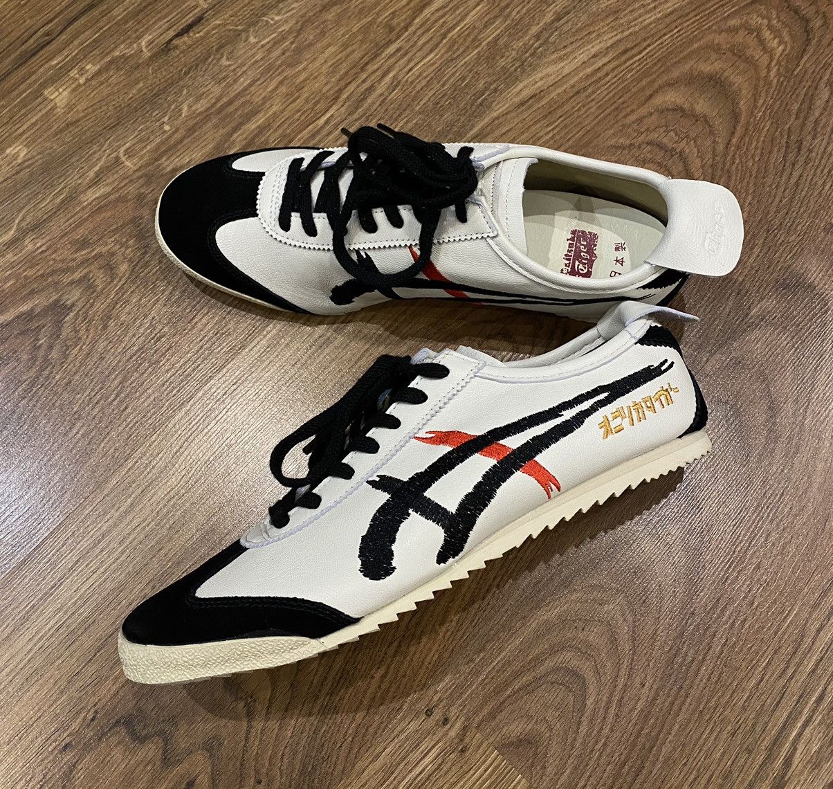 Onitsuka Tiger Onitsuka Tiger Nippon Mexico 66 Leather Made in Japan Size US 9 / EU 42 - 1 Thumbnail