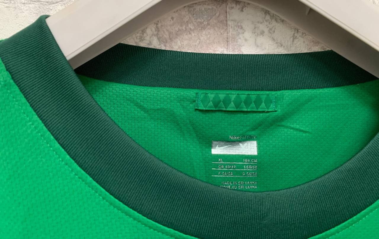 Nike 2009-2010 Werder Bremen Soccer Jersey Size-XL Size US XL / EU 56 / 4 - 5 Thumbnail