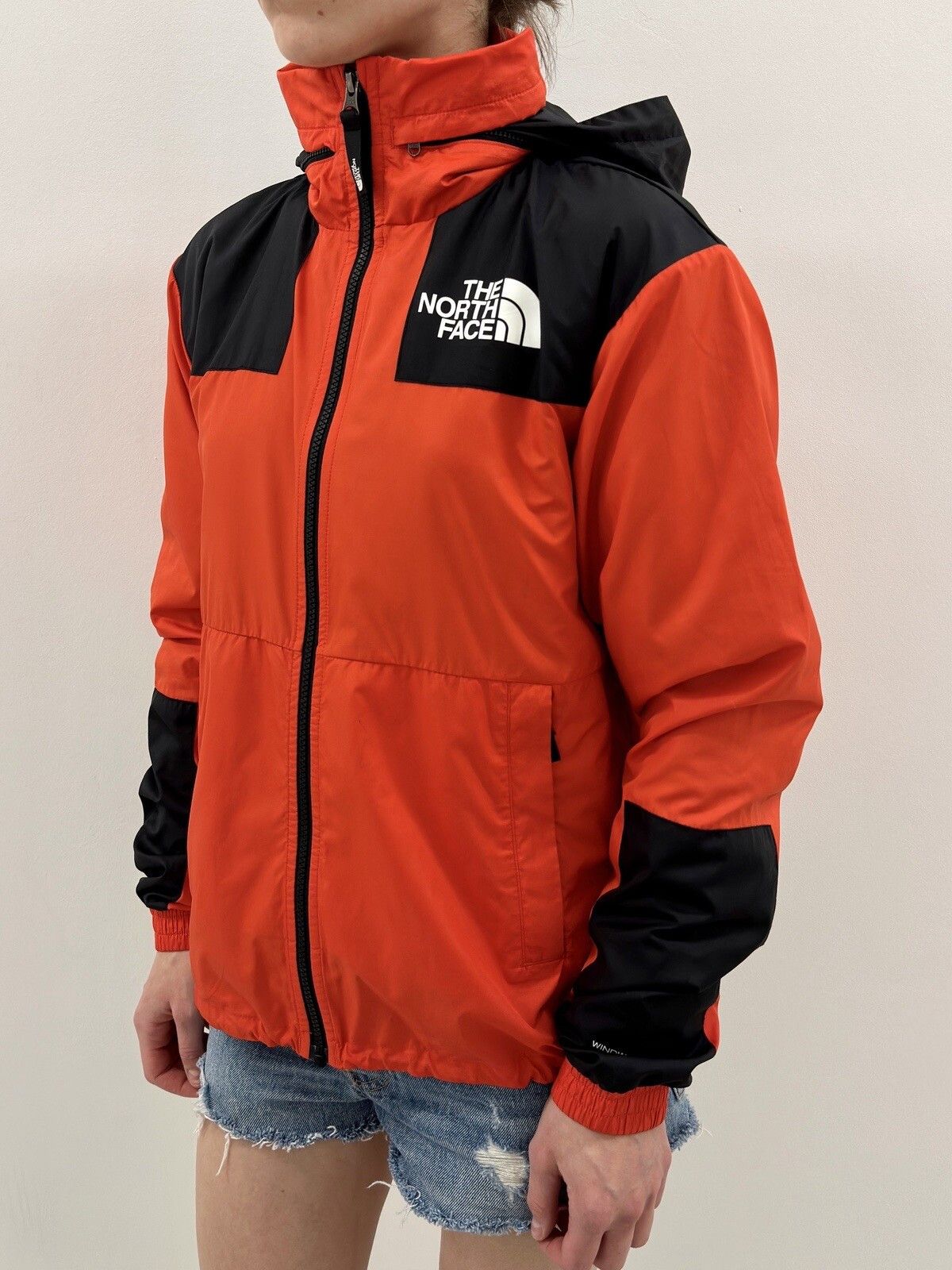 The North Face The North Face Womens Light Jacket Nylon Active Windbraker Size M / US 6-8 / IT 42-44 - 1 Thumbnail