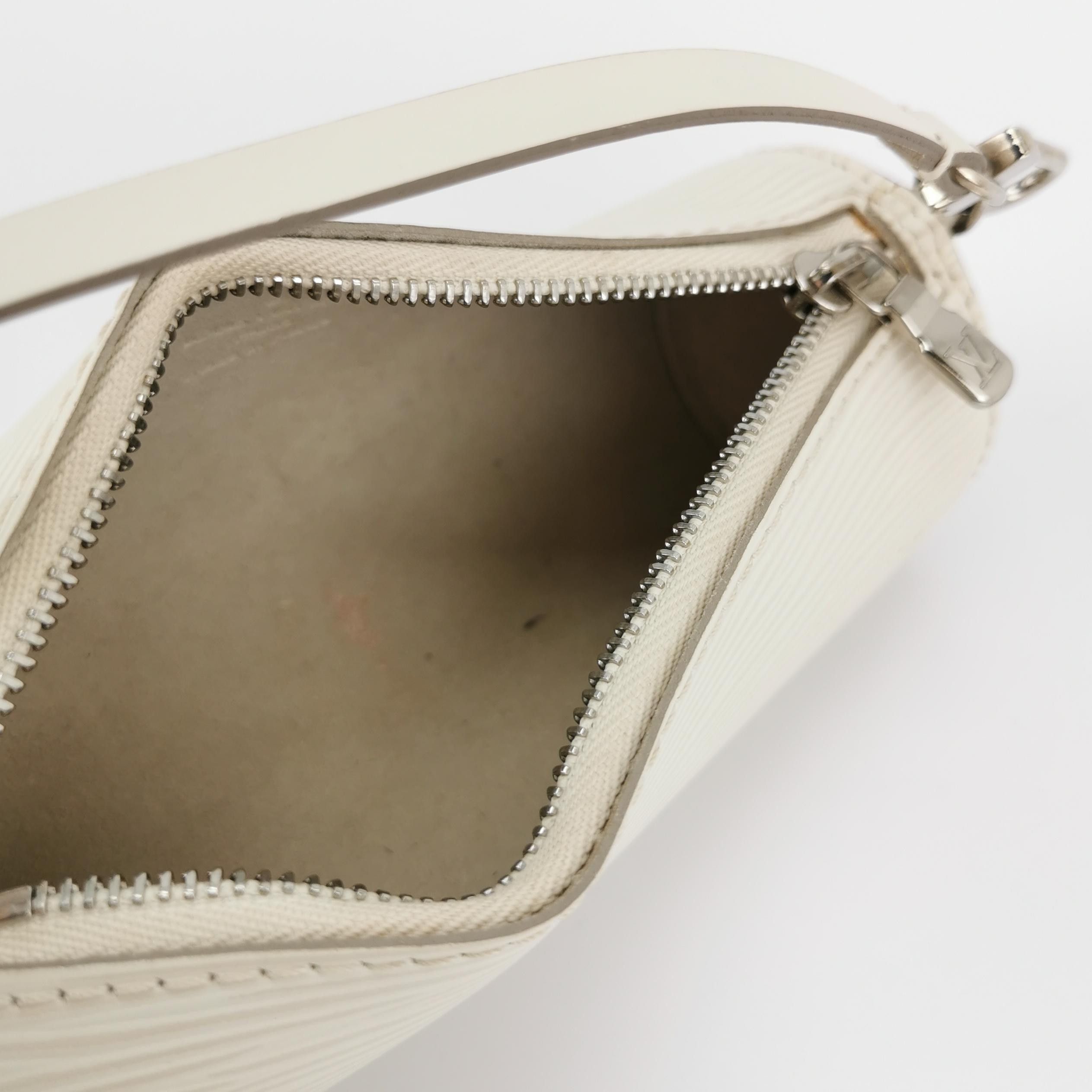 Louis Vuitton Louis Vuitton (LV) Papillon Mini Cowhide Water Ripple Drum Size ONE SIZE - 3 Thumbnail