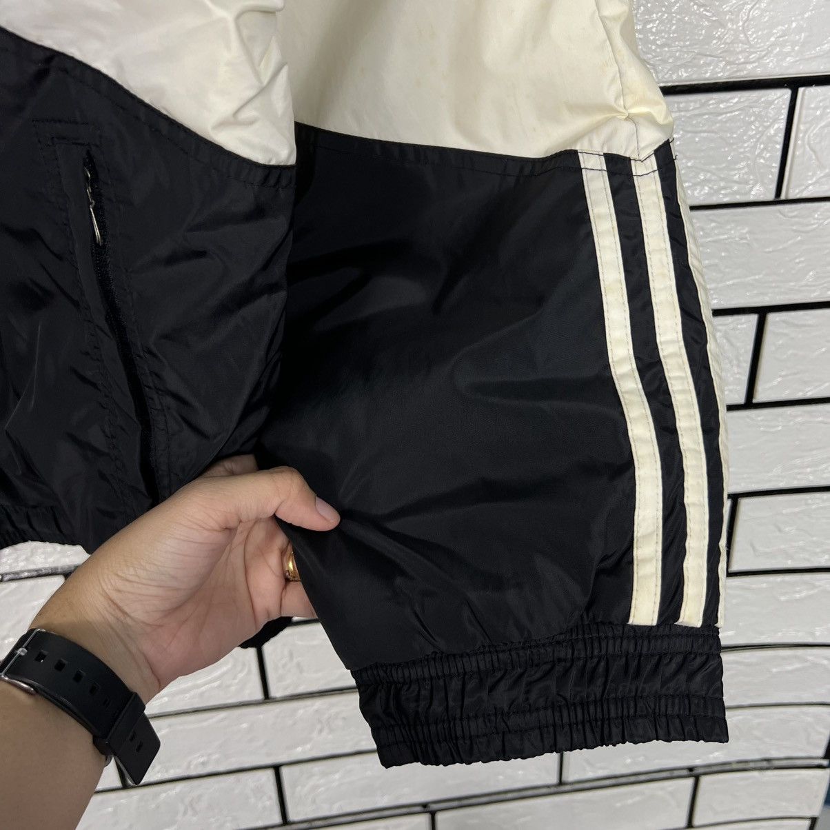 Adidas Vintage 90's ADIDAS Big Logo Windbreaker Jacket #4062-C185 Size US L / EU 52-54 / 3 - 7 Thumbnail
