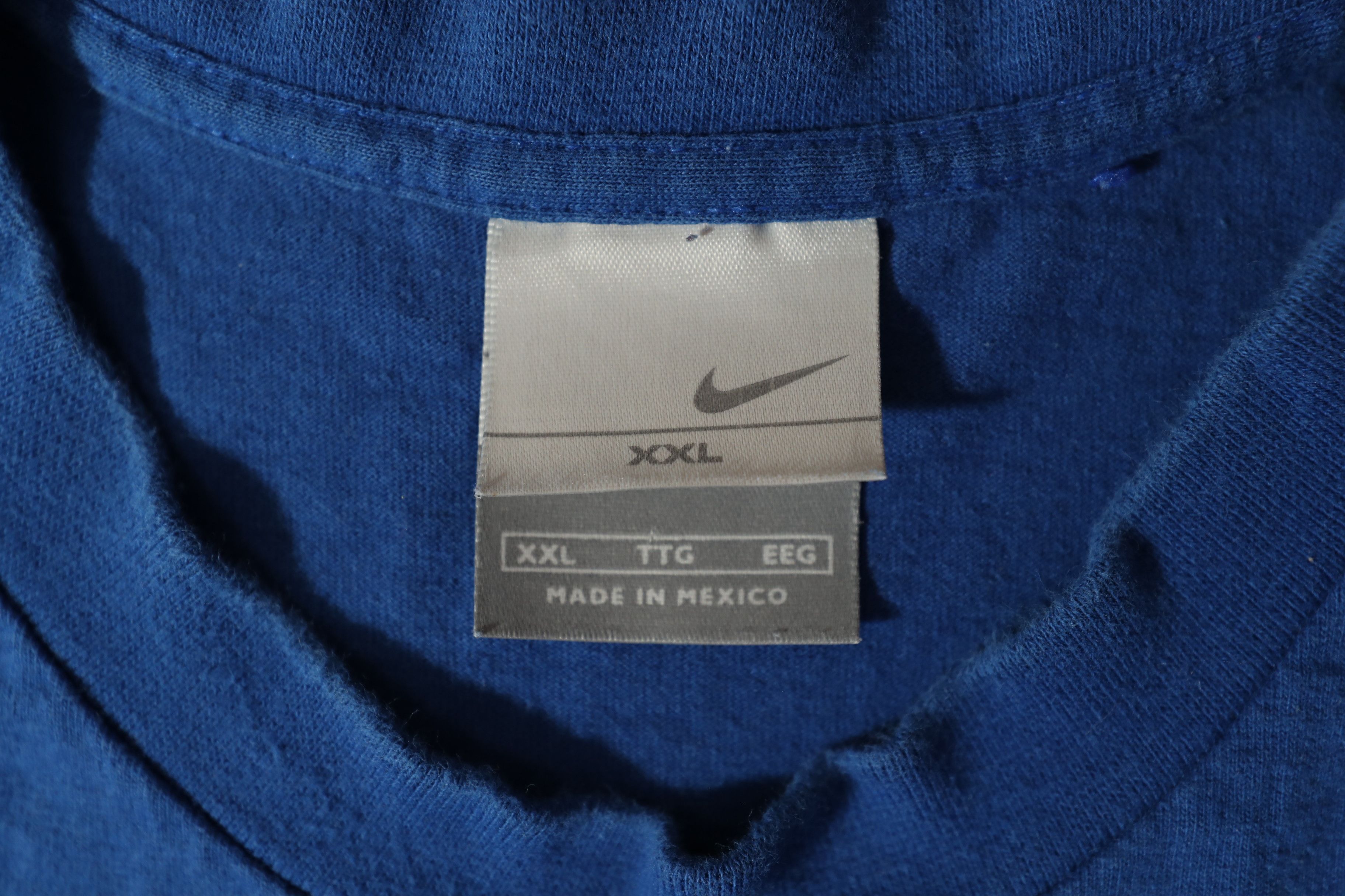 Nike Vintage Y2K Nike Blue Mini Swoosh Embroidered T-Shirt (XXL) Size US XXL / EU 58 / 5 - 7 Thumbnail
