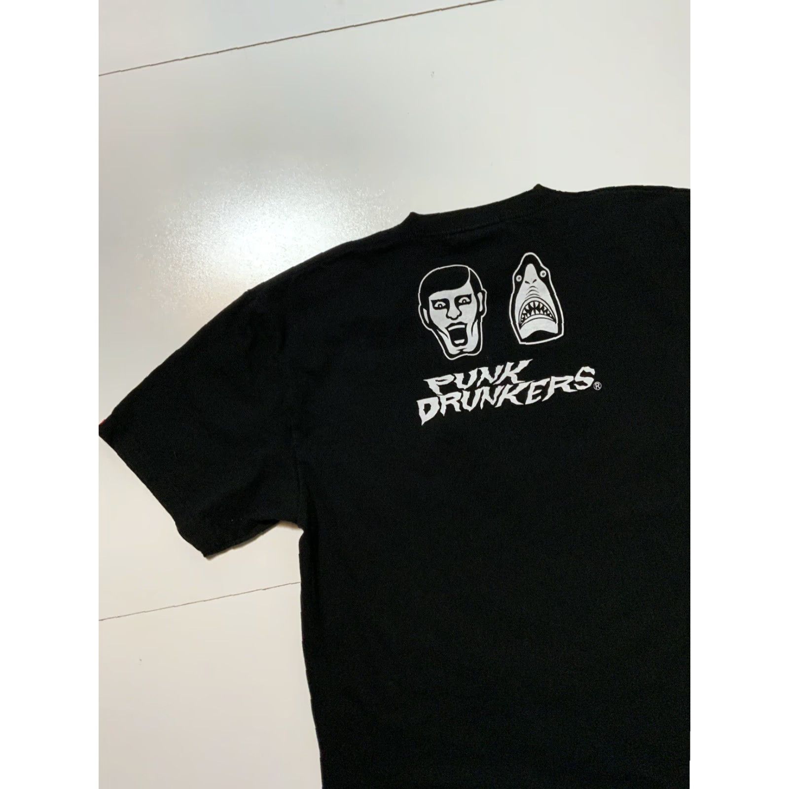 Vintage VINTAGE Punk Drunkers Heroes Munchie Samenchu Shark Sofubi Japan Exclusive T-Shirt XL Black Mens Size US XL / EU 56 / 4 - 5 Thumbnail