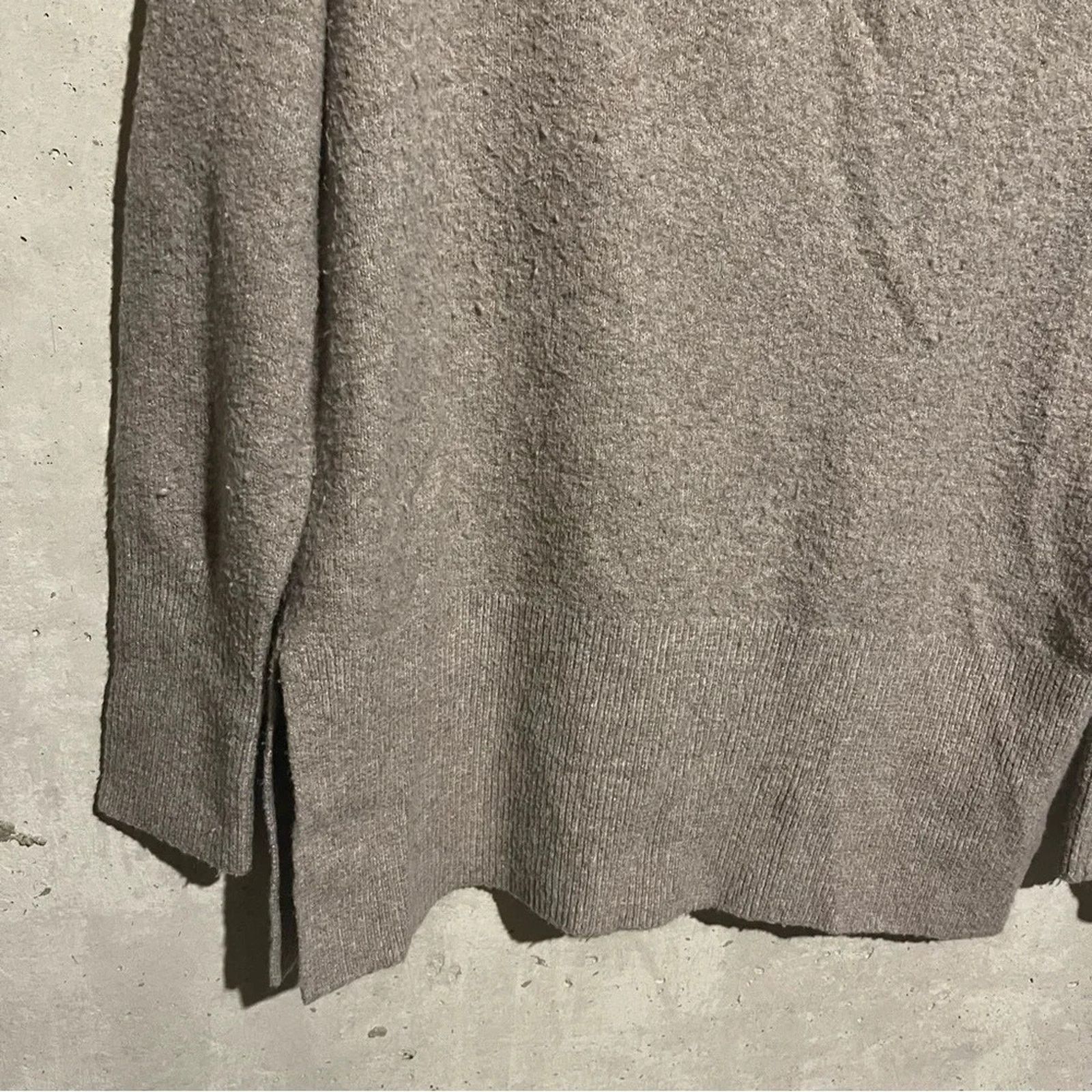 Nanette Lepore Nanette Lepore Women's Wool Blend Turtleneck Sweater Sz L Size L / US 10 / IT 46 - 3 Thumbnail