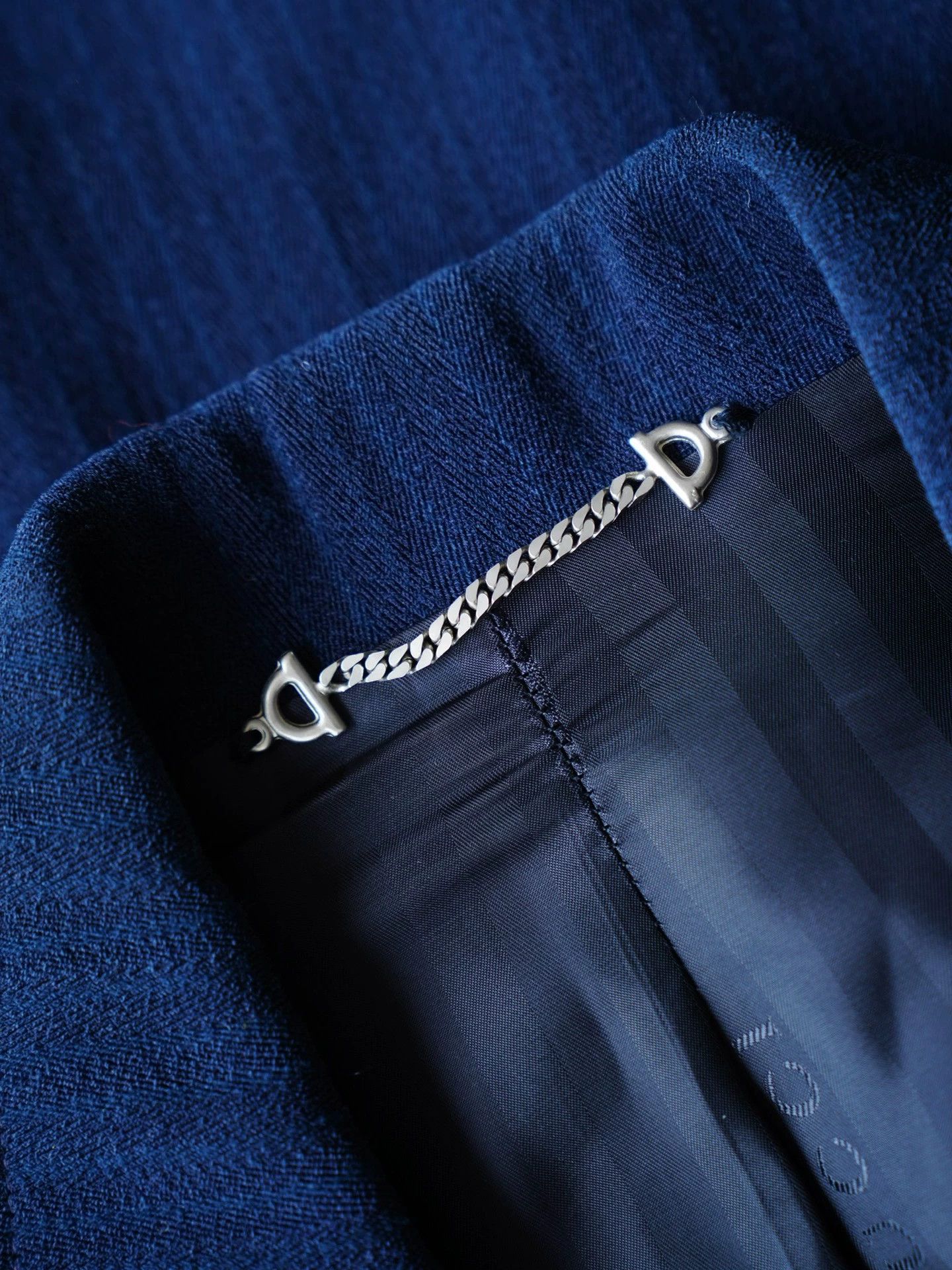 Gucci Gucci Vintage Navy Herringbone Horn Button Suit Jacket L Size L / US 10 / IT 46 - 8 Thumbnail