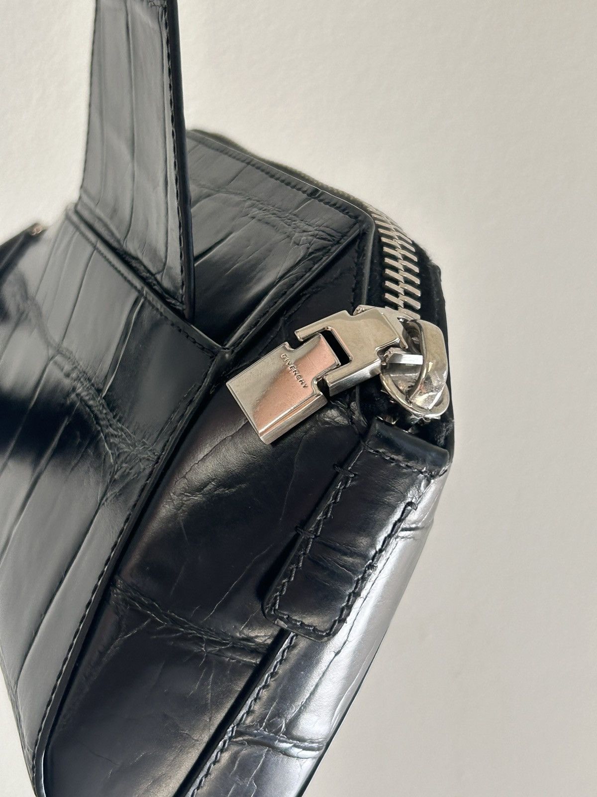 Givenchy WB! MSRP: $1.7k Antigona U Croc Crossbody Bag Size ONE SIZE - 11 Thumbnail