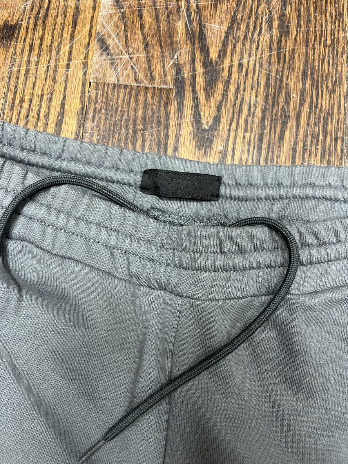 Prada Prada Red Tab Logo Pocket Grey Sweatpants Size S Size US 30 / EU 46 - 3 Thumbnail