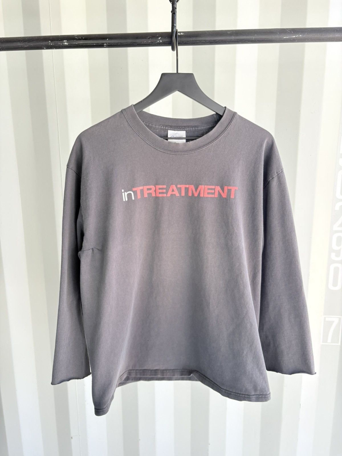 Vintage Vintage In Treatment Shirt Thrashed Faded Distressed grunge Size US L / EU 52-54 / 3 - 1 Thumbnail