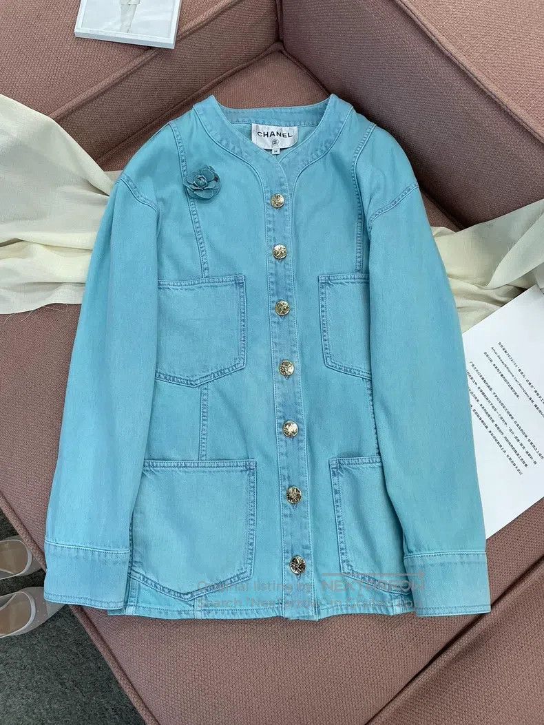 Chanel Chanel 21 Spring and Summer Blue Camelia brooch Denim Jack Size XS / US 0-2 / IT 36-38 - 1 Thumbnail