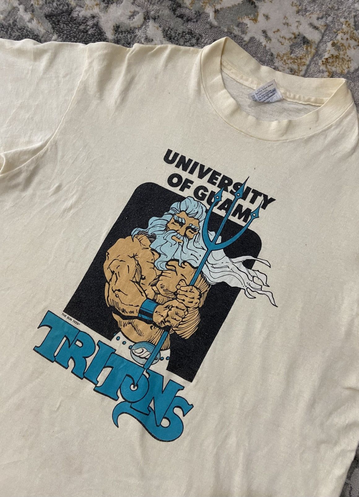 Vintage VINTAGE UNIVERSITY OF GUAMS TRITONS Size US L / EU 52-54 / 3 - 2 Thumbnail