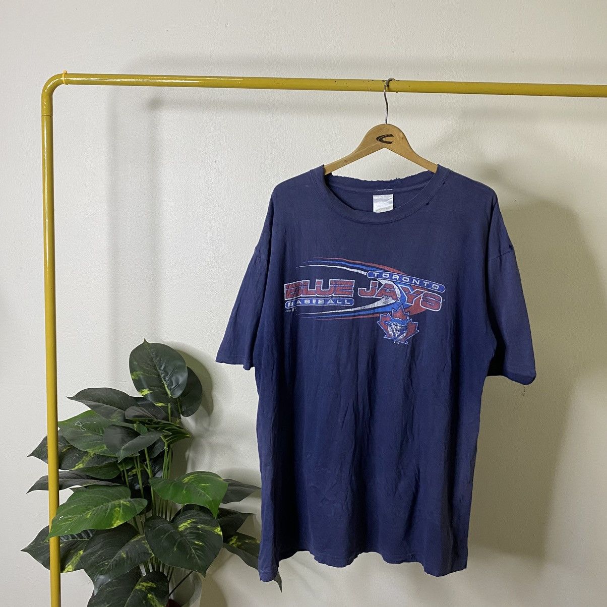 MLB Vintage 2000s Toronto Blue Jays Baseball Distressed T Shirt Size US XL / EU 56 / 4 - 1 Thumbnail