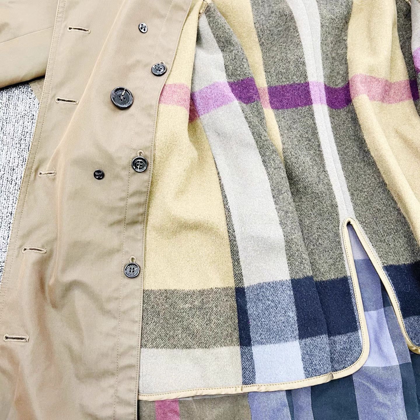 Burberry Burberry Khaki Trench Coat with Removable Wool Lining K12 Size US M / EU 48-50 / 2 - 5 Thumbnail