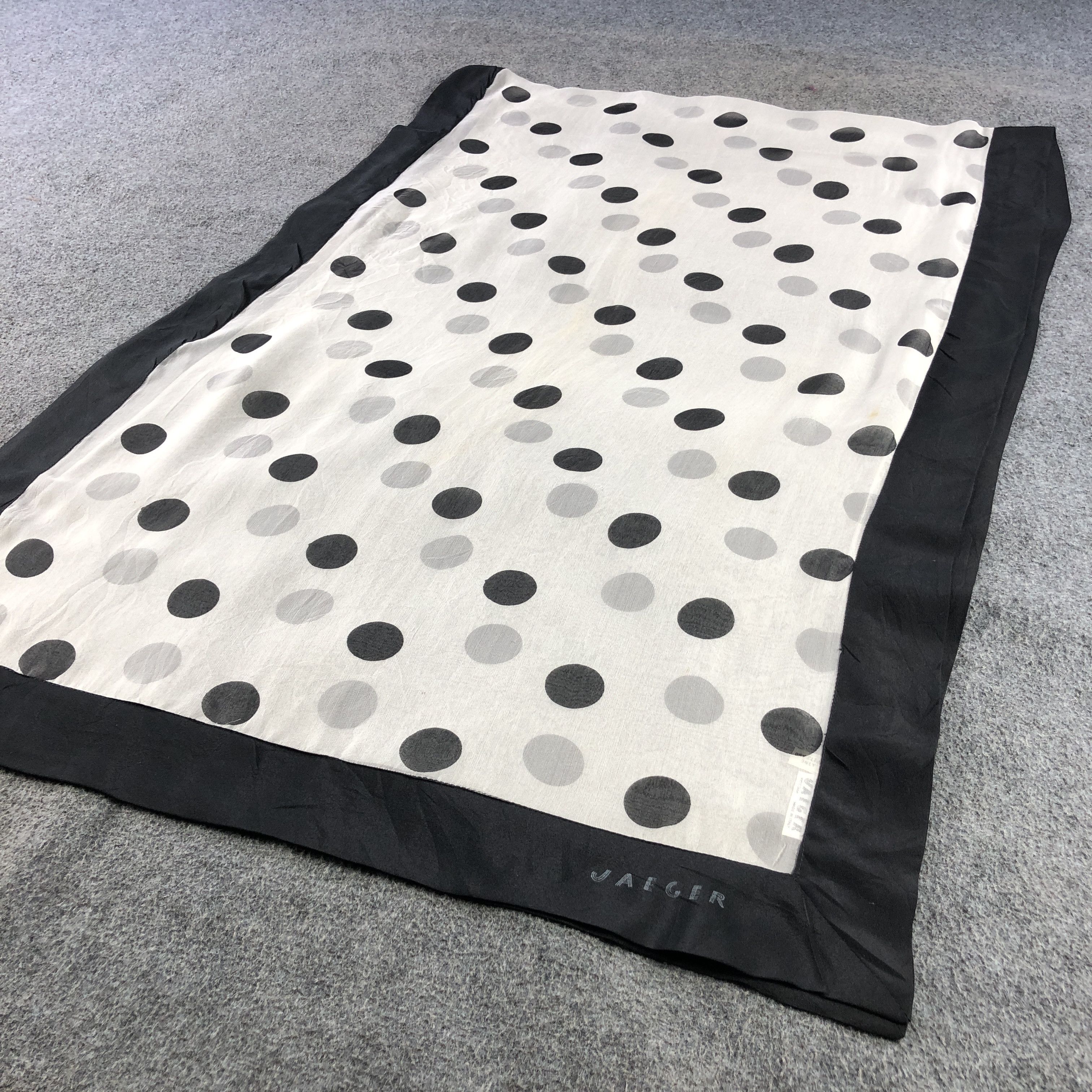 Jaeger Jaeger Polka Dots Silk Stole Silk Scarf M1394 Size ONE SIZE - 3 Thumbnail