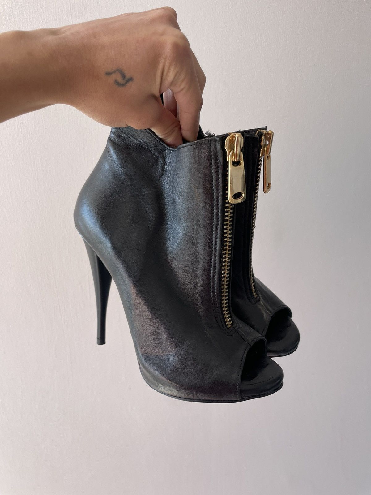 Giuseppe Zanotti Giuseppe Zanotti boots Size US 6 / IT 36 - 14 Thumbnail