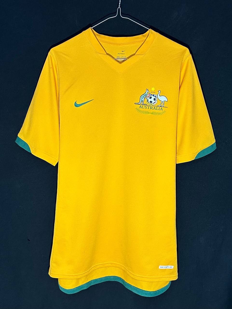 Nike AUSTRALIA 2006 2008 home football shirt jersey Nike soccer Size US M / EU 48-50 / 2 - 1 Thumbnail