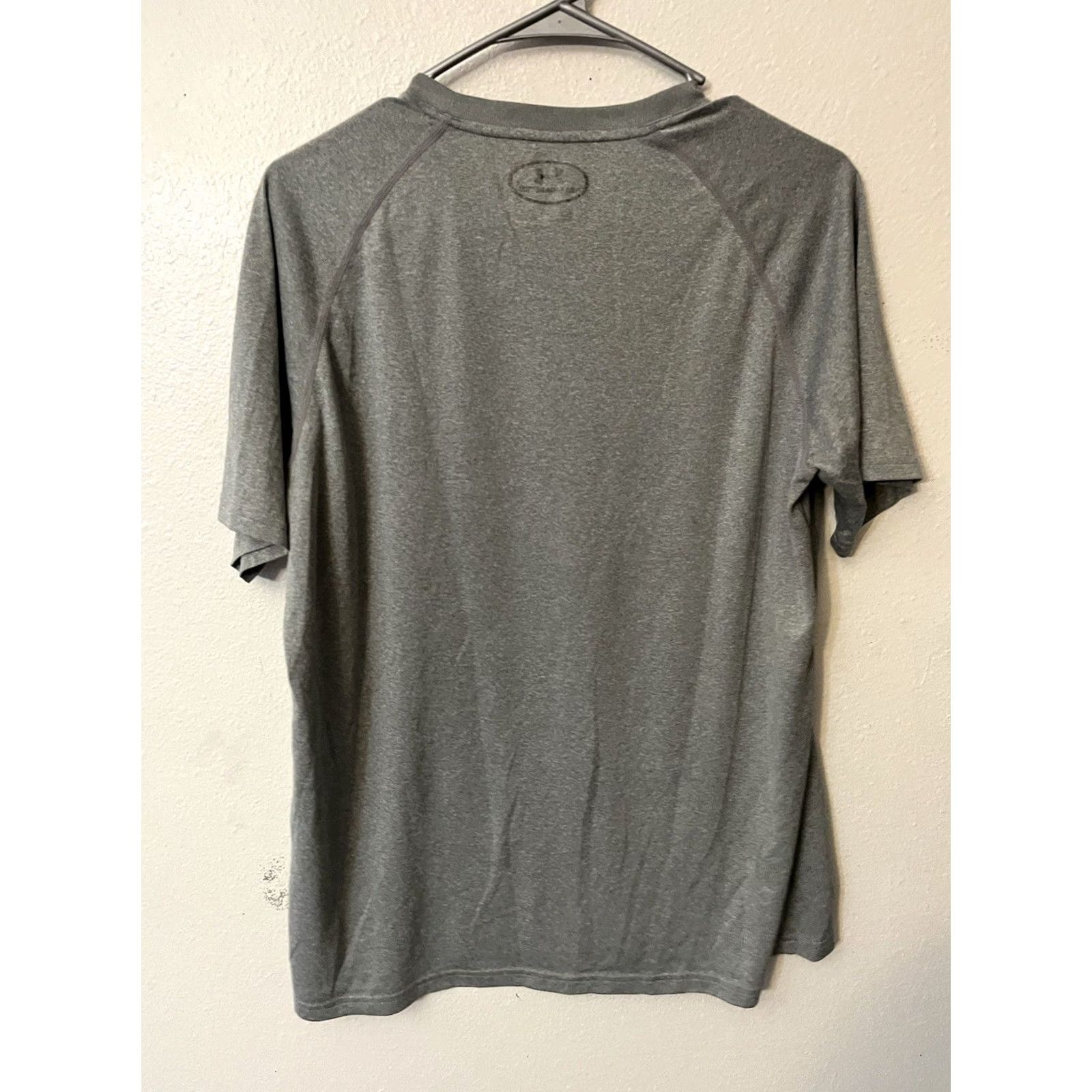 Under Armour Under Armour T-Shirt Men’s Short Sleeve Gray Crew Neck HeatGear Distre Logo Graphic Size US M / EU 48-50 / 2 - 2 Thumbnail