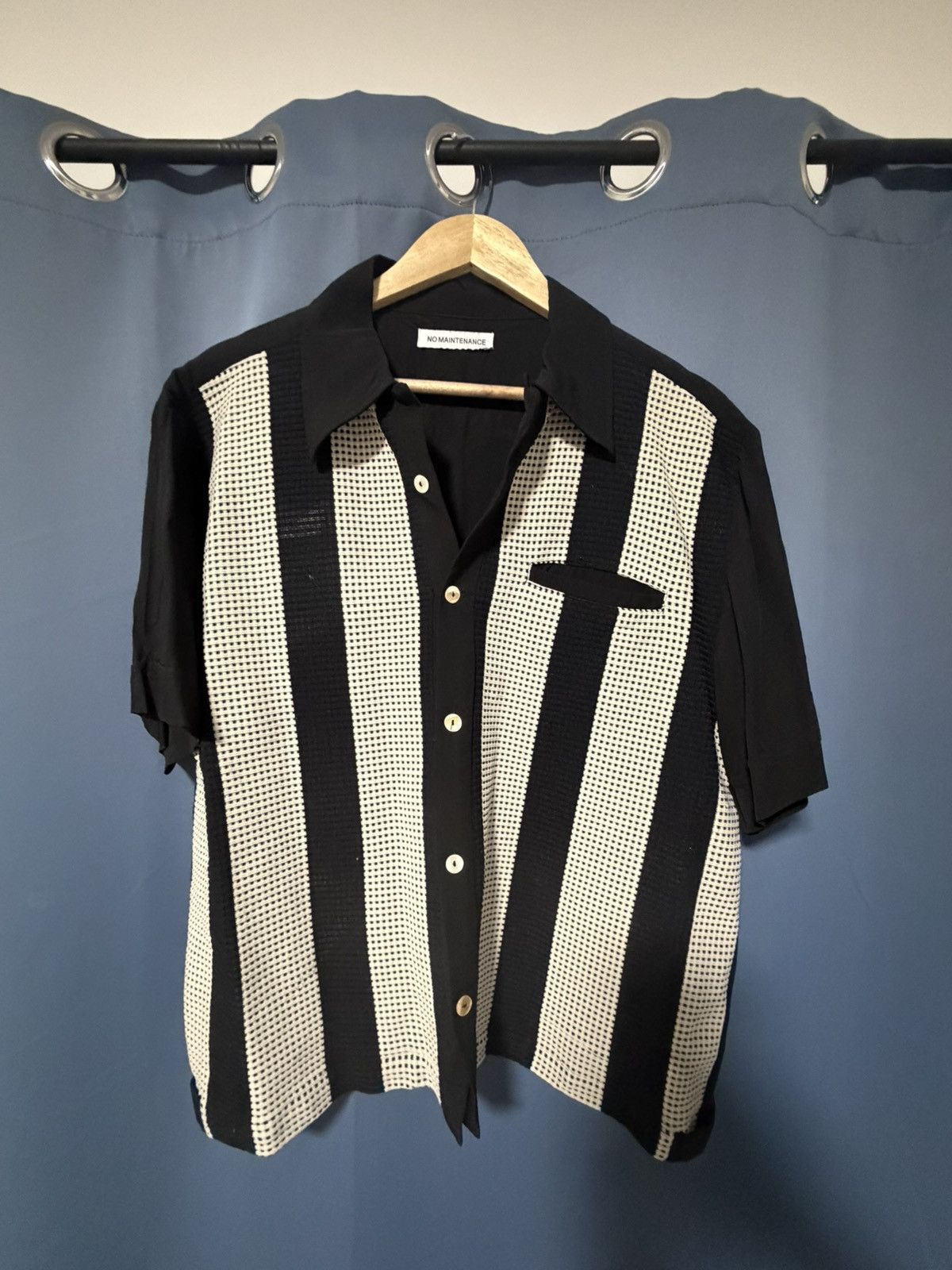No Maintenance No Maintenance Camp Shirt size L Size US L / EU 52-54 / 3 - 1 Thumbnail