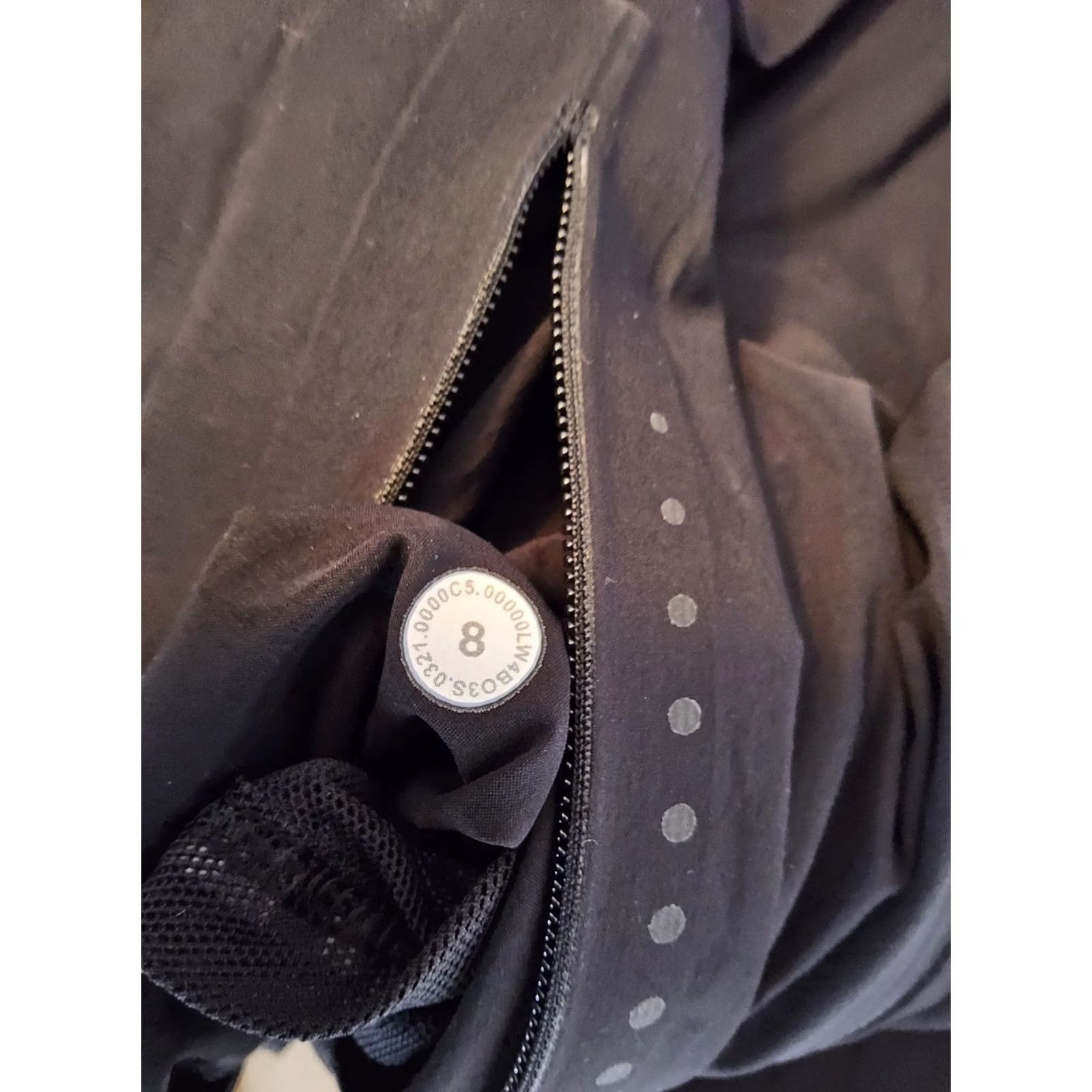 Lululemon Lululemon Windbreaker Jacket Black Size 8 Women’s Activewear Nylon Jacket 8 Womens Windbreaker Fast And Free Size M / US 6-8 / IT 42-44 - 4 Thumbnail