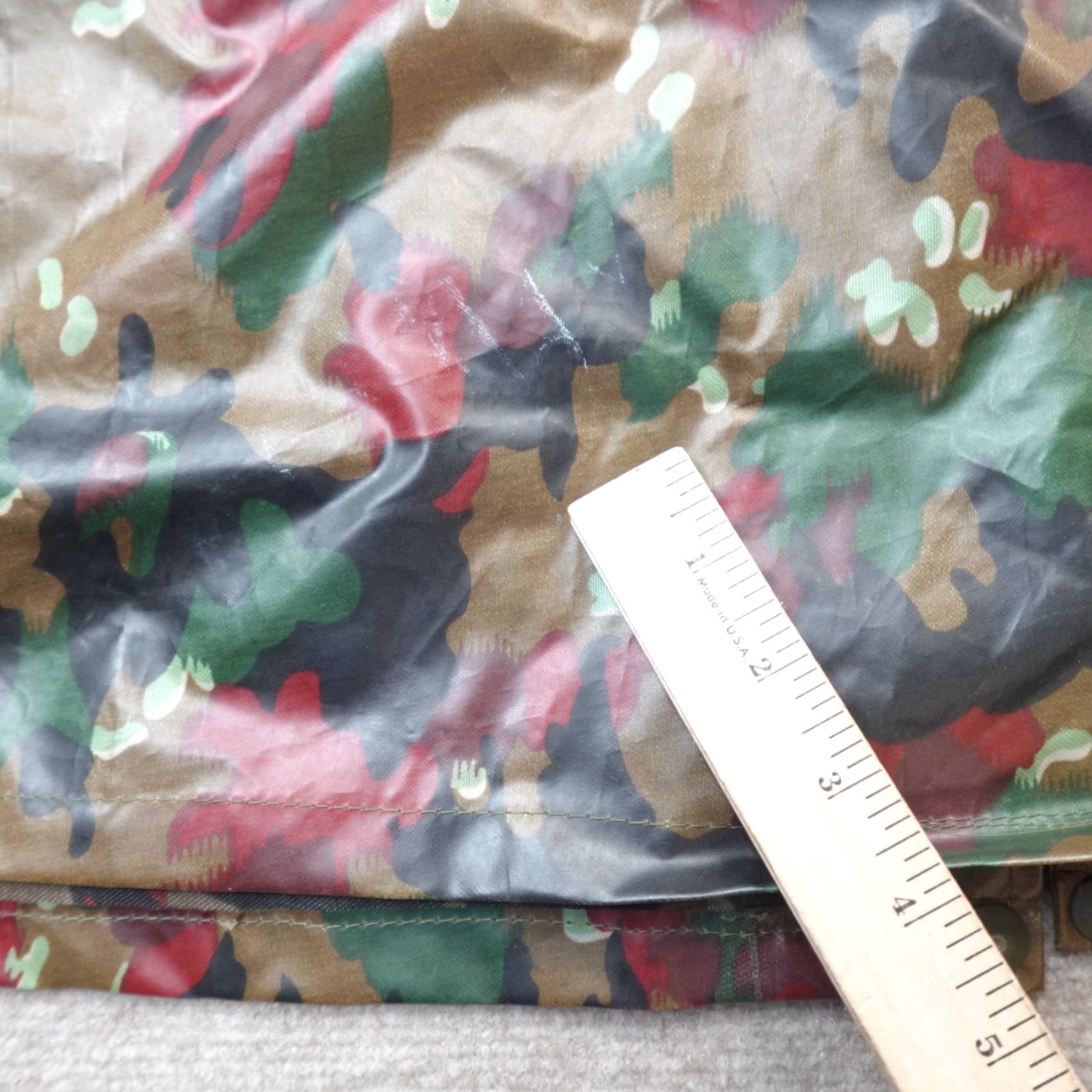 Vintage VINTAGE Swiss Army Jacket 4XLT Green Brown 130cm 89/90 Poncho Military Alpenflage Camouflage PVC Men Jacket Mens Size US XXL / EU 58 / 5 - 7 Thumbnail