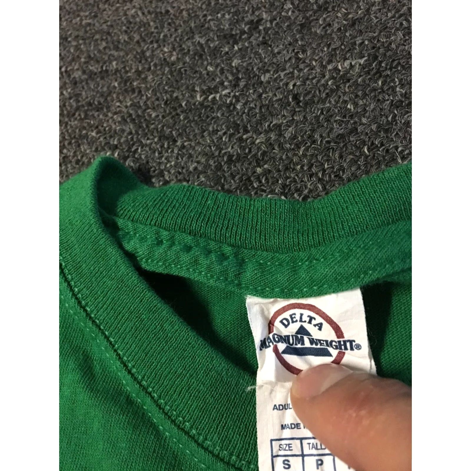 Delta VINTAGE Las Vegas Irish Yoga Shirt S Green 90s Funny Beer Strip MGM City Dad Mens T-Shirt Short Sleeve Size US S / EU 44-46 / 1 - 5 Thumbnail