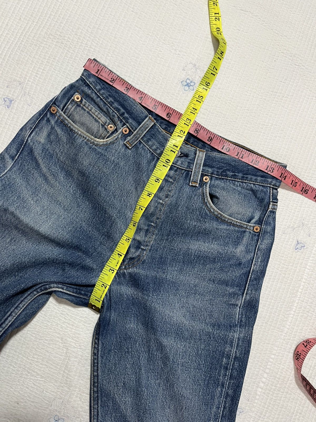 Levi's Vintage Clothing VINTAGE LEVIS 501 90s JEANS Size US 28 / EU 44 - 10 Thumbnail
