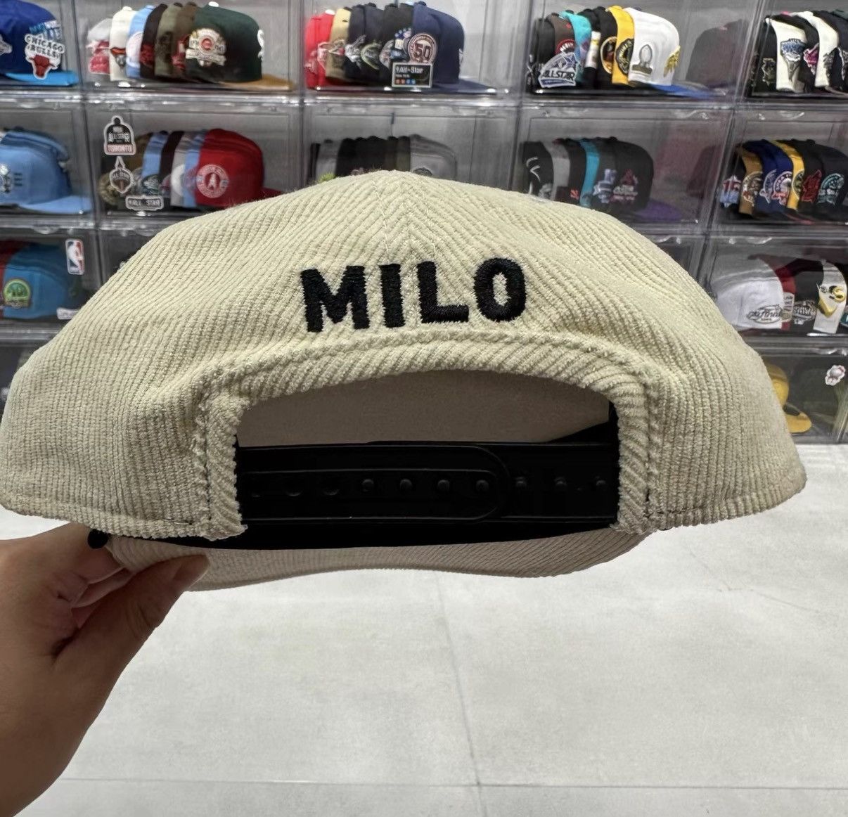 New Era New Era MILO Corduroy Flat Brim Cap J32 Size ONE SIZE - 7 Thumbnail