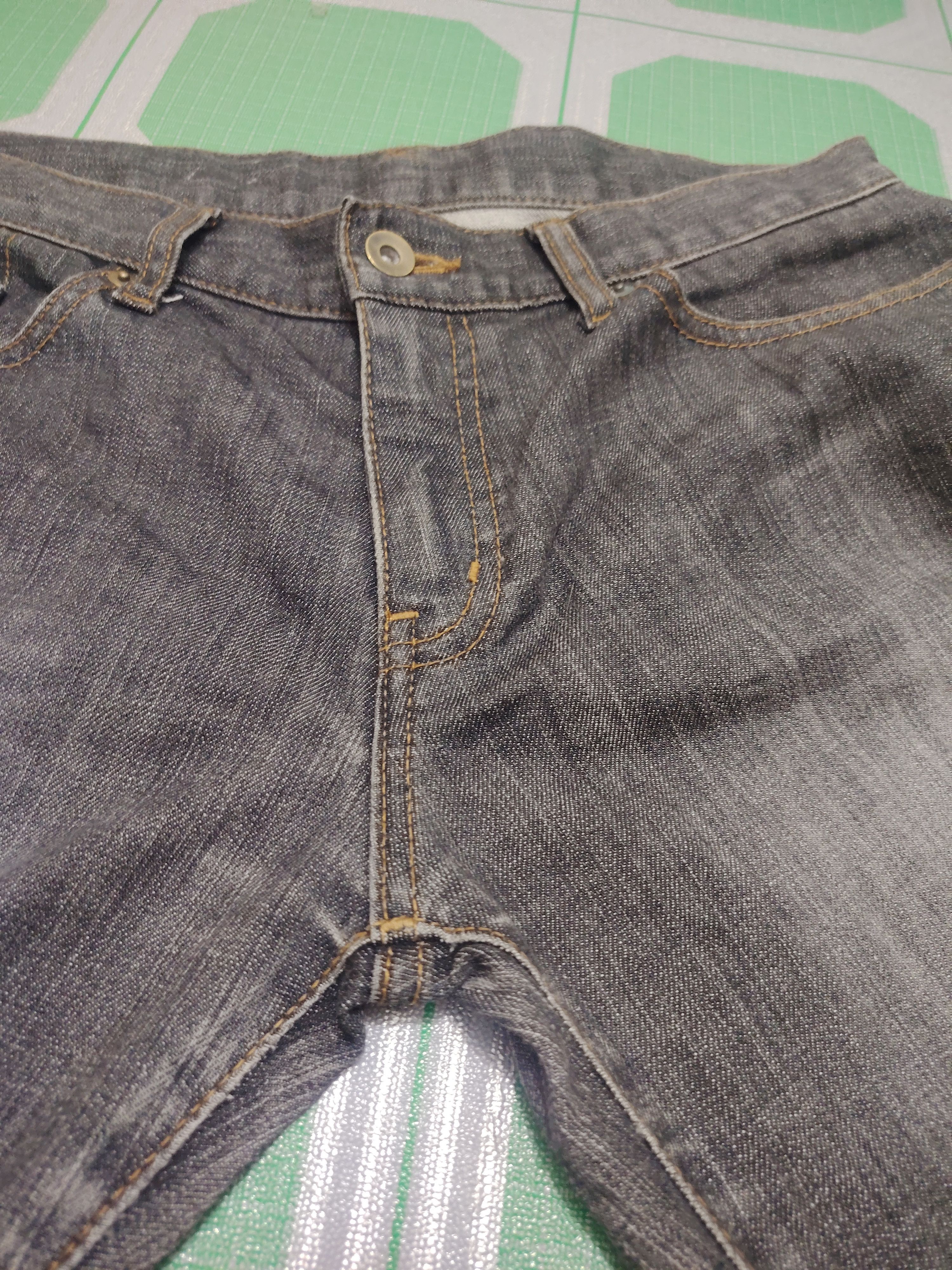 Undercover × Uniqlo Japanese uniqlo flare jeans distressed jeans rare lining Size US 30 / EU 46 - 14 Thumbnail