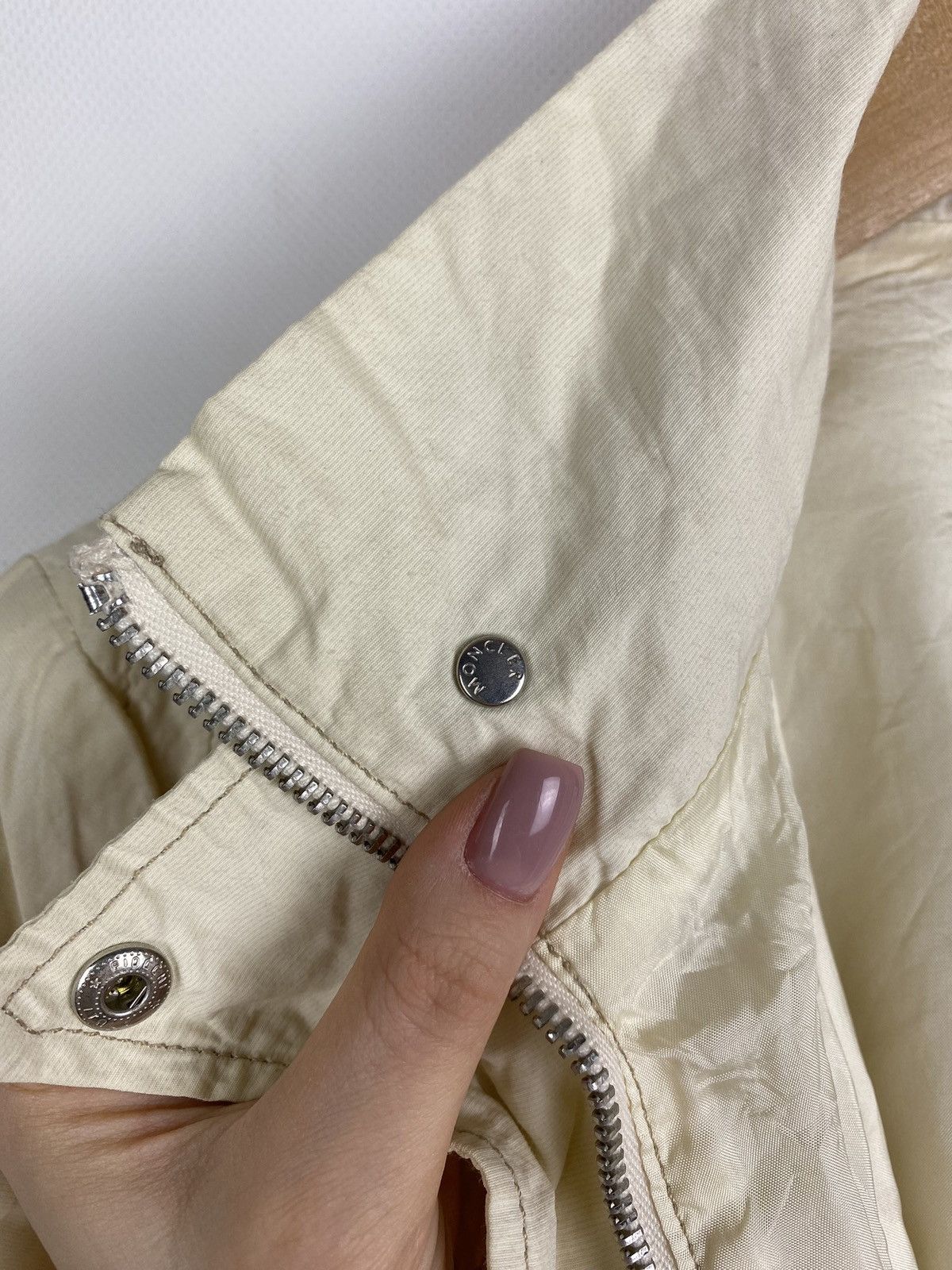 Moncler Moncler vintage ladies full zip jacket size 3 beige Size S / US 4 / IT 40 - 25 Thumbnail