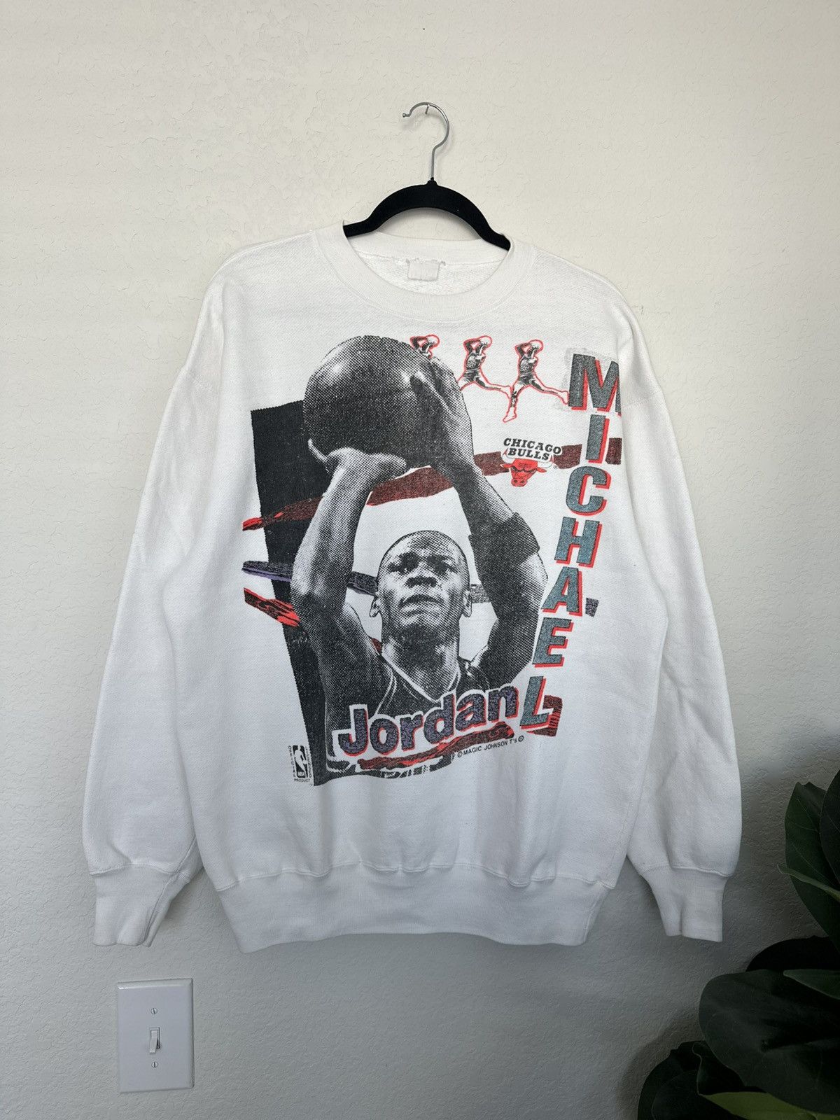 Jordan Brand × NBA × Vintage Vintage 90s Michael Jordan Graphic Magic Johnson Ts Crewneck Size US L / EU 52-54 / 3 - 2 Thumbnail