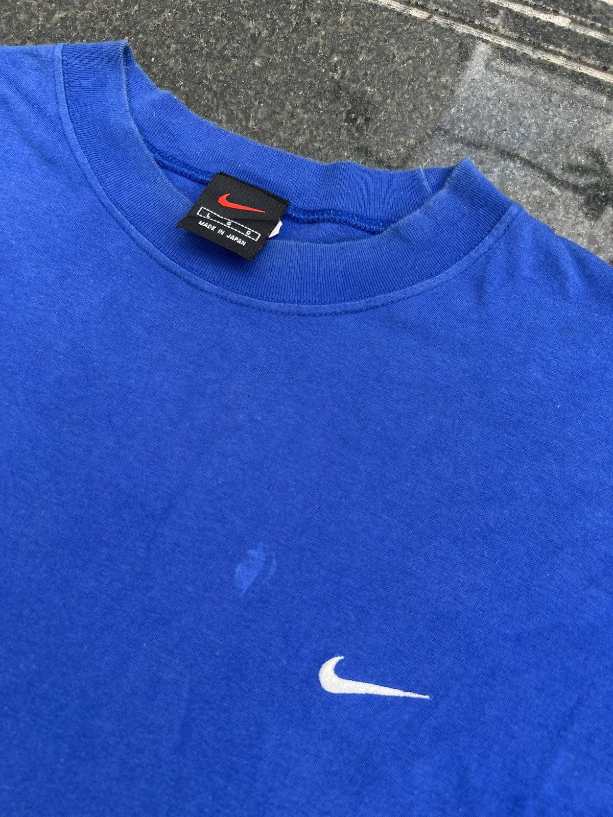 Nike 90s Nike Swoosh Vintage Y2K Blank Tee T-Shirt Made in Japan Size US M / EU 48-50 / 2 - 4 Thumbnail