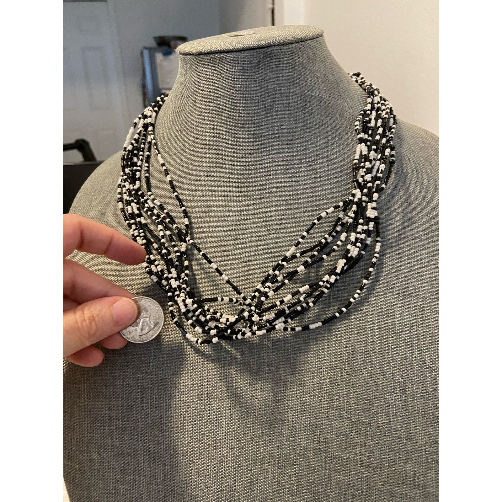 Other Black and white beaded layered necklace Size ONE SIZE - 2 Thumbnail