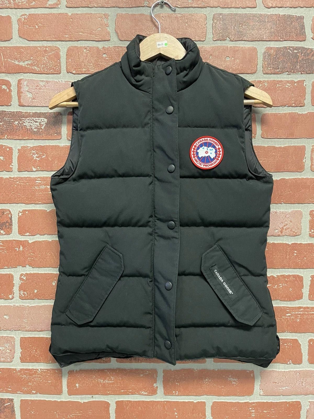 Canada Goose Size XS - Canada Goose Vest 2832L Black Size US XS / EU 42 / 0 - 1 Thumbnail