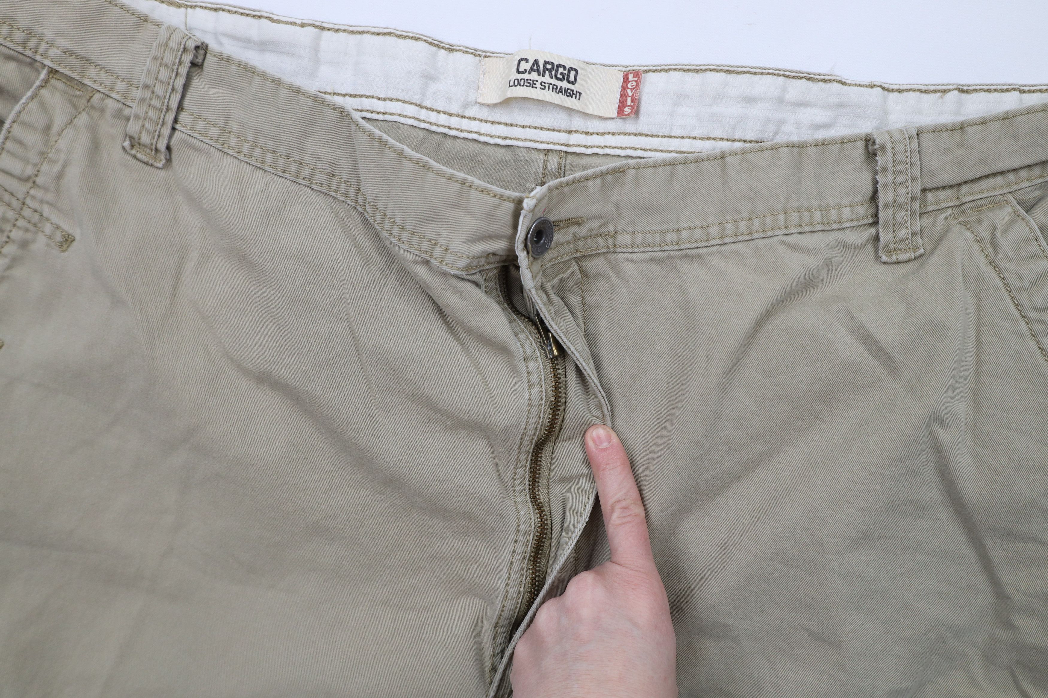 Levi's × Vintage Vintage Y2K Levis Loose Straight Wide Leg Cargo Pants Beige Size US 44 / EU 60 - 8 Thumbnail