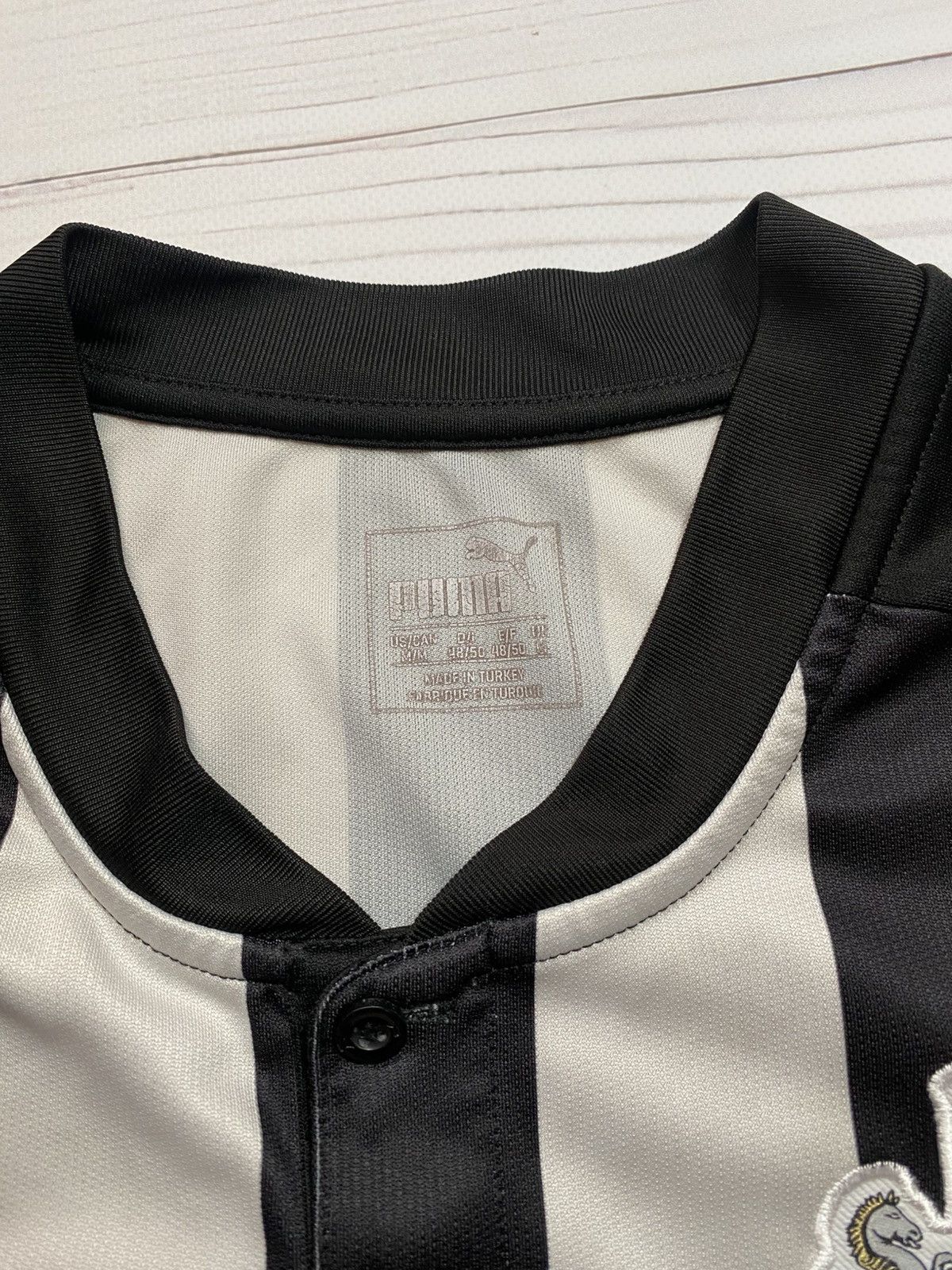 Vintage Puma Newcasle United 2017/18 home football y2k t shirt Size US M / EU 48-50 / 2 - 3 Thumbnail