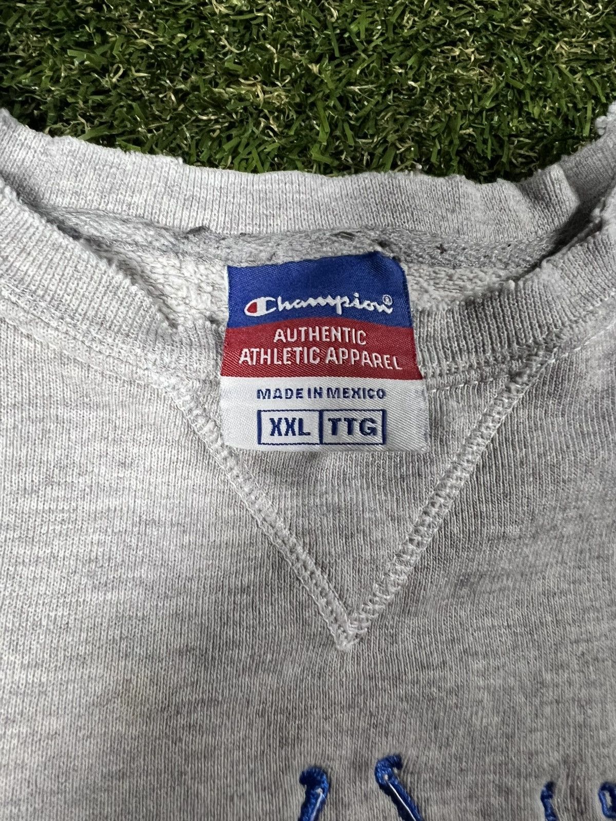 Champion Vintage Indianapolis Colts Distressed NFL Football Crewneck Size US XXL / EU 58 / 5 - 4 Thumbnail