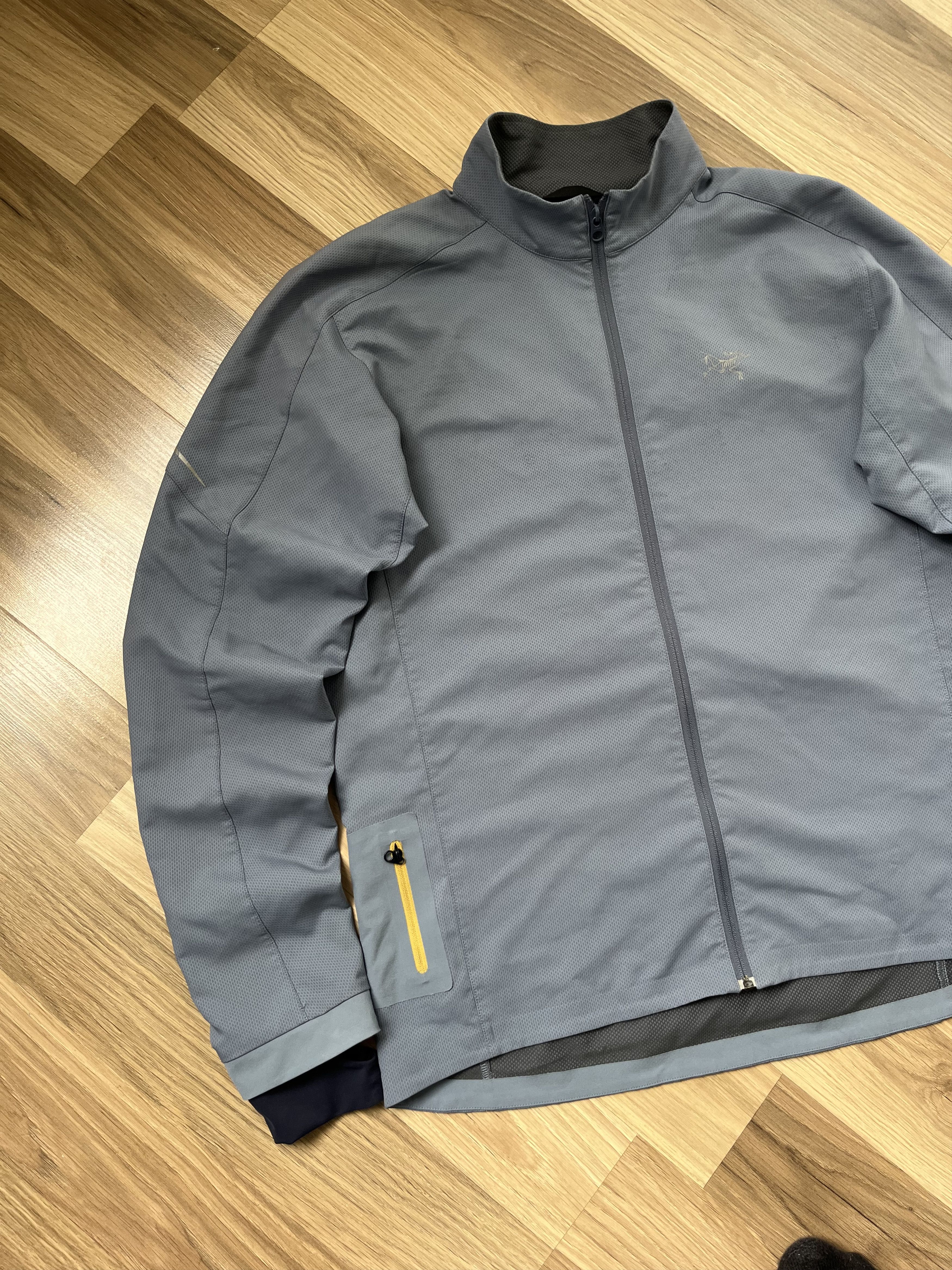 Arc'teryx Vintage Arc’teryx Light Jacket Reflective Size US M / EU 48-50 / 2 - 5 Thumbnail