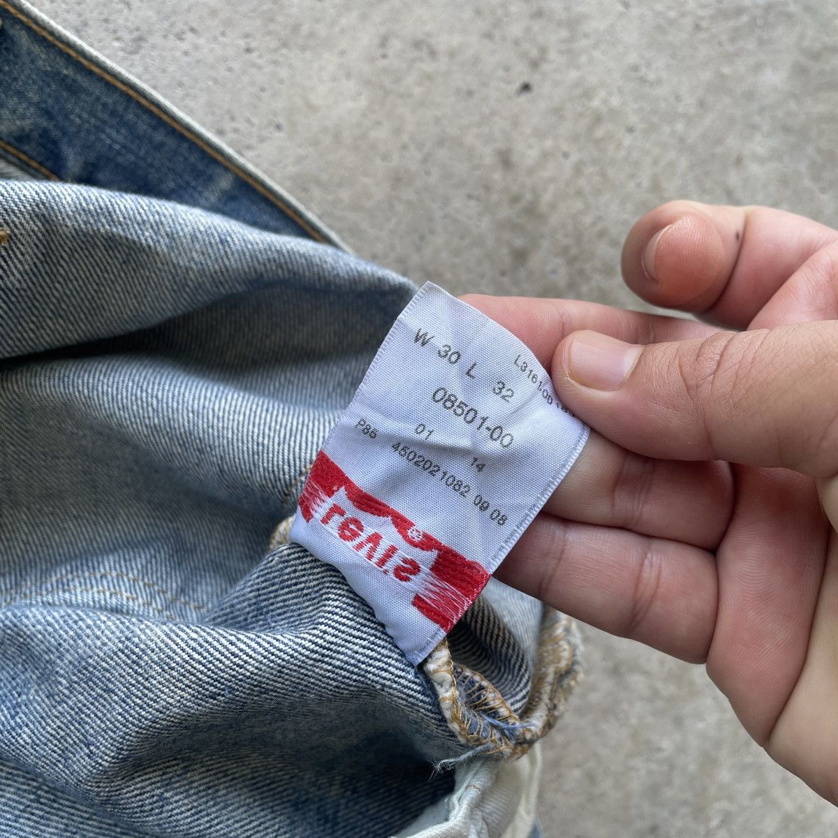 Levi's Vintage Clothing W31 Vintage Levi’s 501 Faded Denim Pants Distressed Jeans Size US 31 - 8 Thumbnail