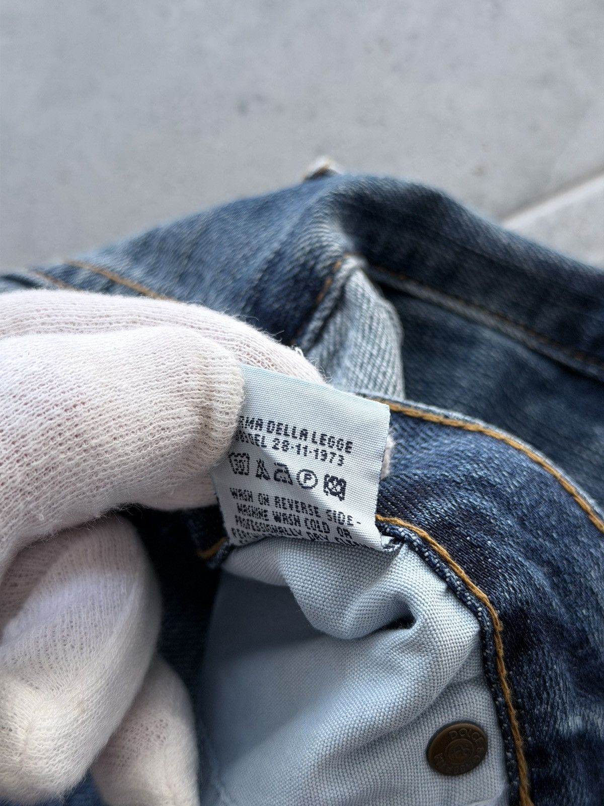Dolce & Gabbana 2000s Dolce & Gabbana Washed Denim Jeans Size US 32 / EU 48 - 14 Thumbnail