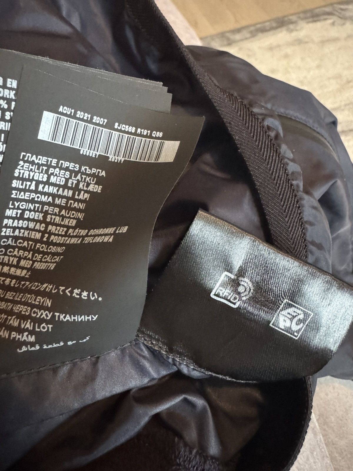Prada PRADA jacket STUDY PHOTOS FOR REAL TAPE MEASUREMENTS FOR FIT Size US XXL / EU 58 / 5 - 12 Thumbnail