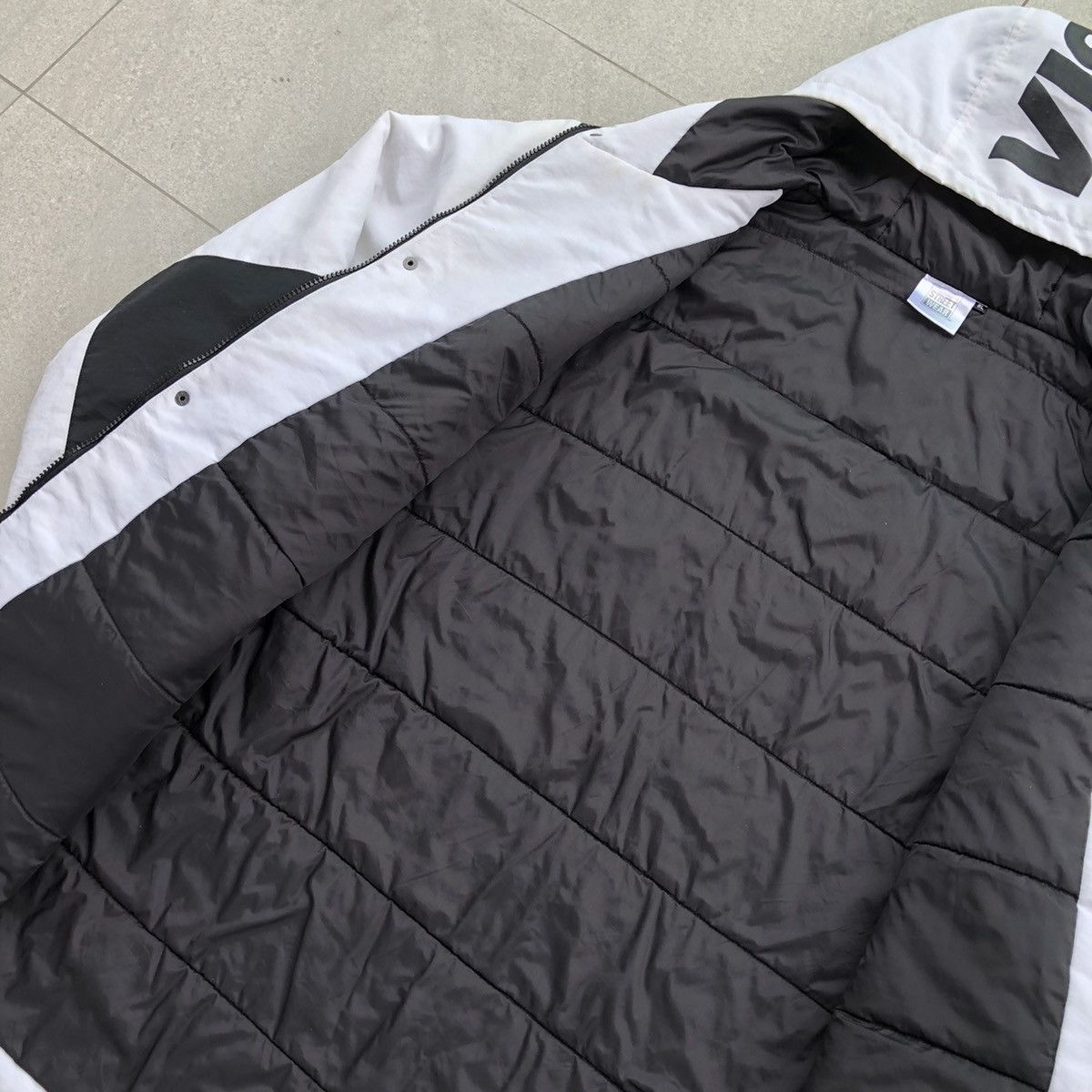 Vision Streetwear Vision Street Wear White Black Light Puffer Hoodie Jacket Size US XXL / EU 58 / 5 - 8 Thumbnail