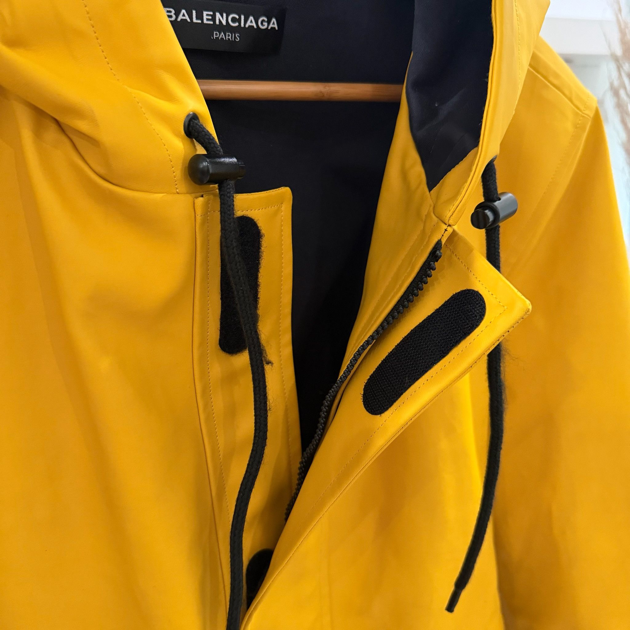 Balenciaga Runway Balenciaga Demna Gsavalia Hooded Rain Jacket Size US S / EU 44-46 / 1 - 4 Thumbnail