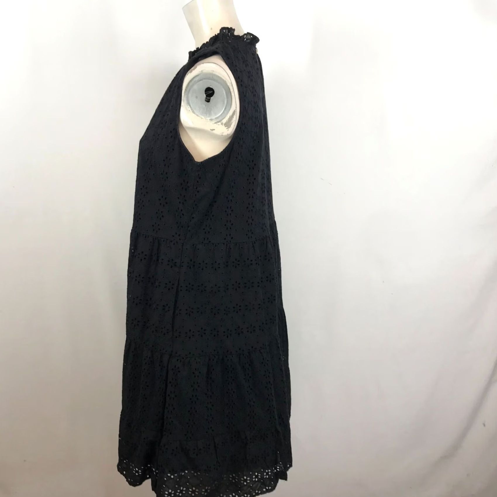Loft VINTAGE LOFT WOMEN'S SMALL TALL BLACK EYELET SLEEVELESS RUFFLE DRESS ST DRESS Womens ST Size S / US 4 / IT 40 - 3 Thumbnail